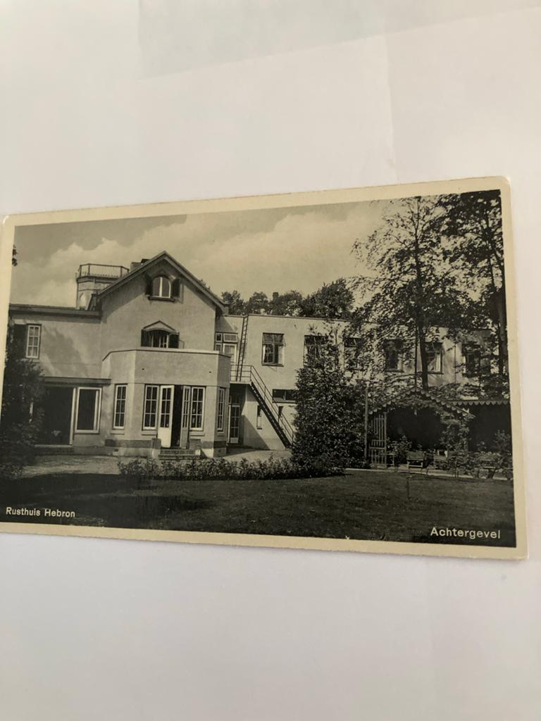 Ansichtkaart Rusthuis Hebron Hilversum Achtergevel (NH), Ophalen of Verzenden, Voor 1920, Ongelopen, Noord-Holland