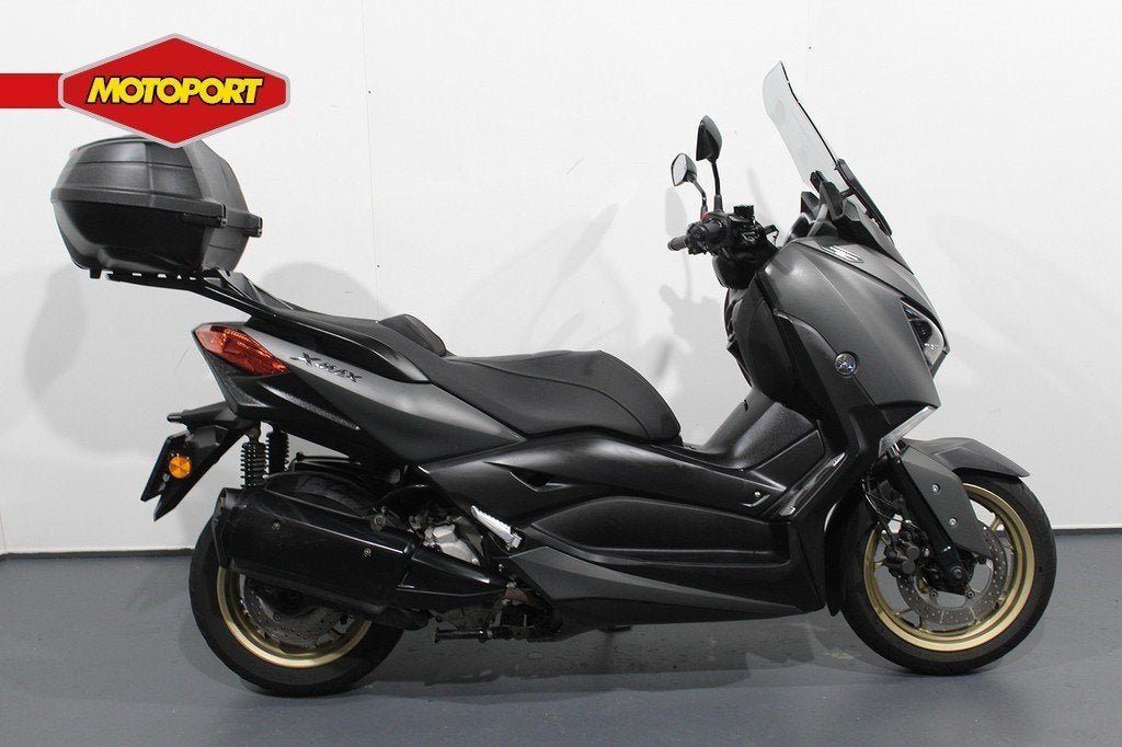 Yamaha XMAX 300 Tech MAX (bj 2021), Scooter, Klantenservice@yamaha-motor.nl, Koolhovenlaan 101
1119 NC  Schiphol-Rijk, NL, 12 t/m 35 kW
