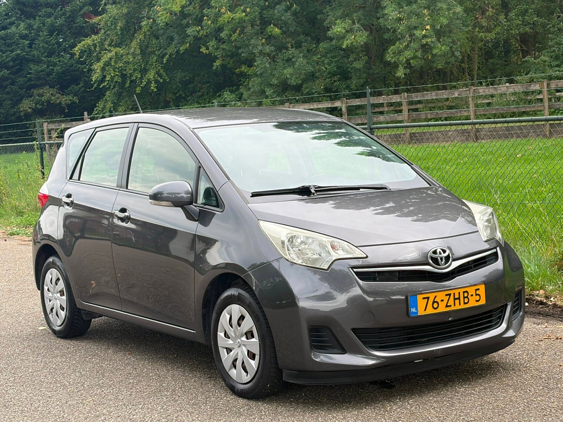 Toyota Verso-S 1.3 VVT-i Comfort /Airco/6-Bak/, Voorwielaandrijving, Euro 5, Gebruikt, 4 cilinders
