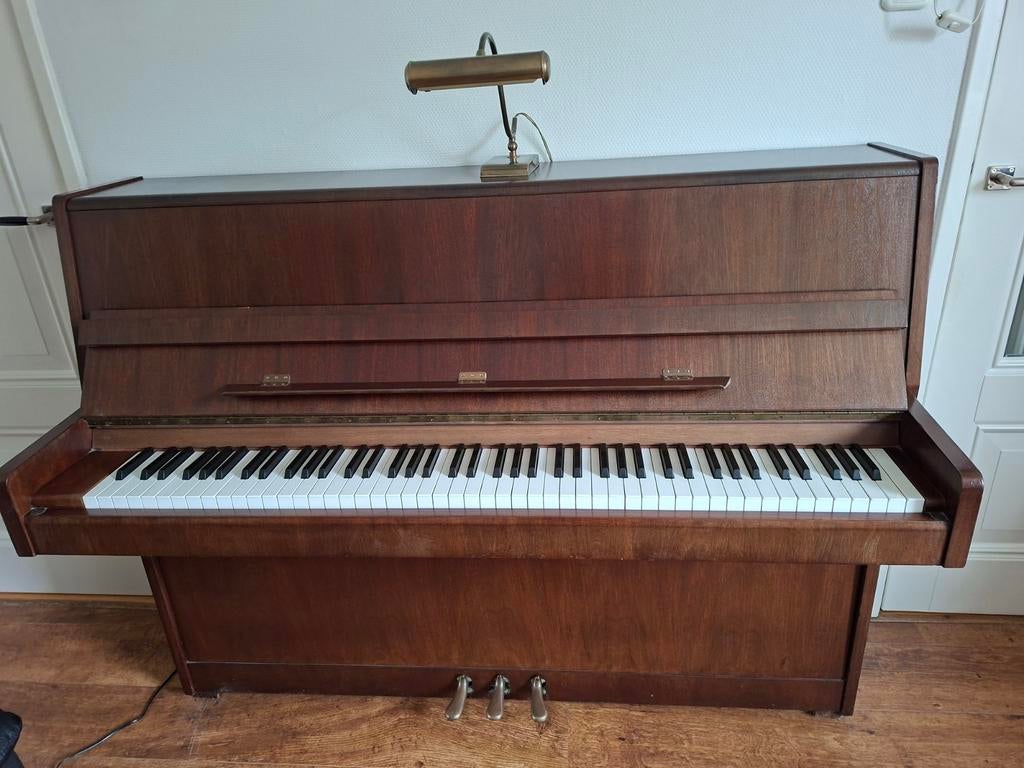 Rösler piano - zo goed als nieuw, Ophalen, Zo goed als nieuw, Bruin, Piano