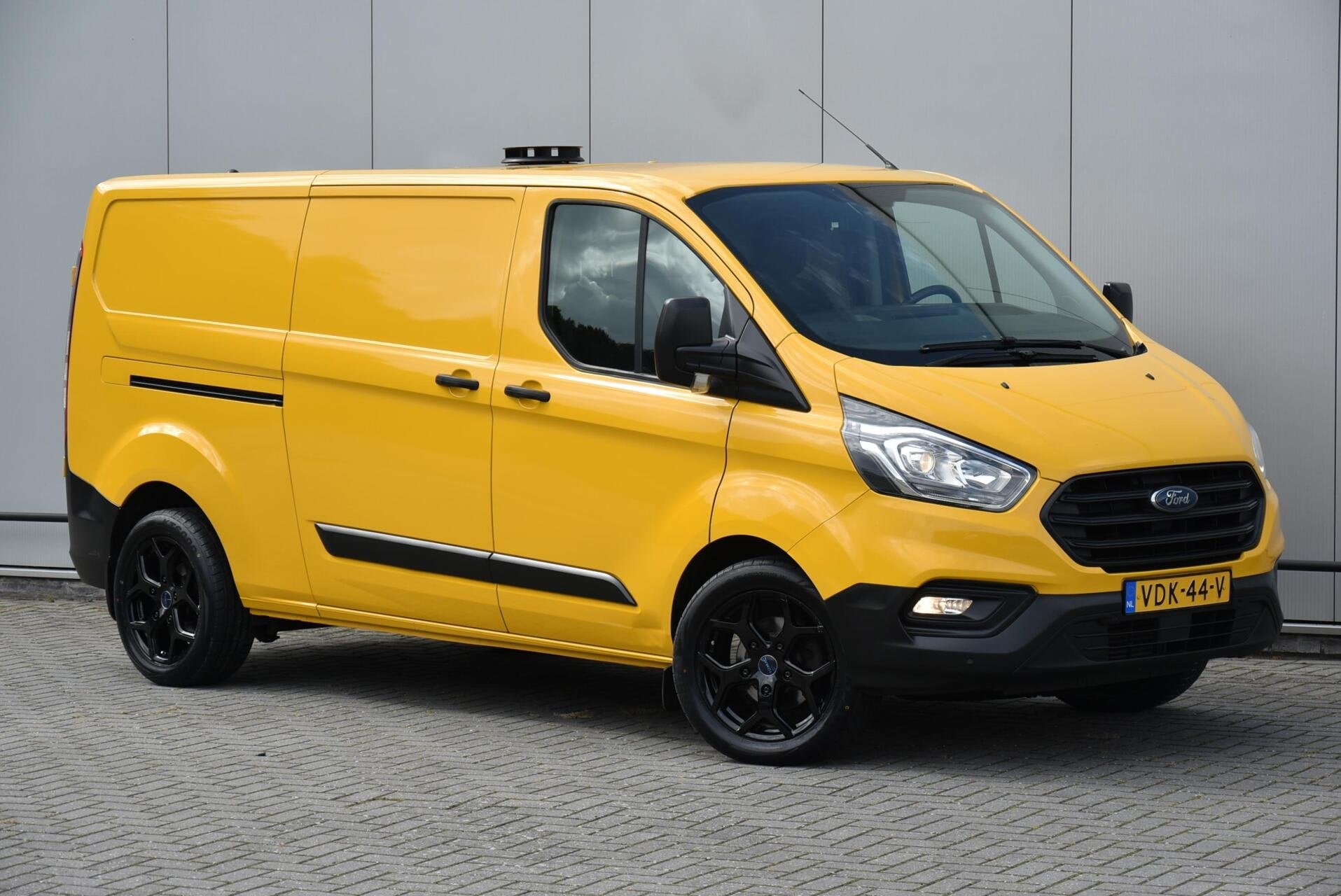 Ford Transit Custom 2.0 TDCI L2H1 Airco Cruise Camera Trekha, Stof, 4 cilinders, 2800 kg, USB