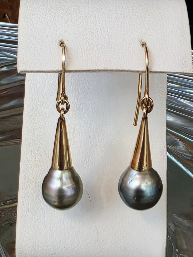 Gouden oorhangers met Tahiti parels ca 1940-1950, Hangers, Ophalen of Verzenden, Zo goed als nieuw, Goud