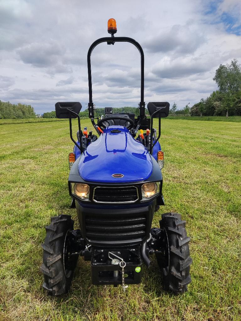 NIEUWE FARMTRAC tractoren (typen FT22MT en FT26HSTPro), Zakelijke goederen, Agrarisch | Tractoren, Overige merken, Farmtrac, Tot 2500