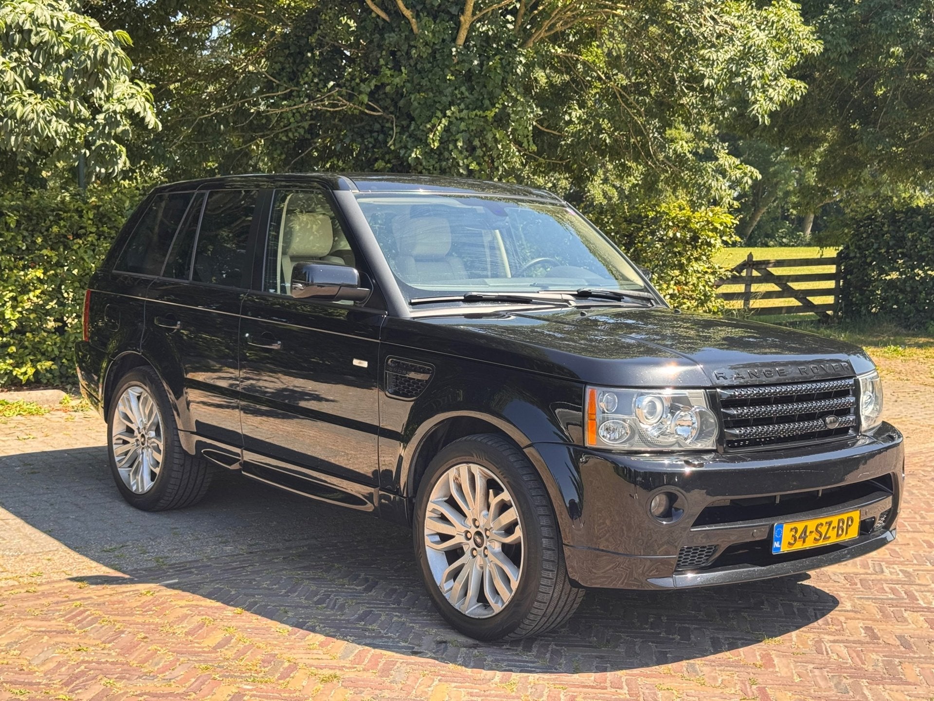 Land Rover Range Rover Sport 4.2 V8 Supercharged uit 2005, Automaat, 4197 cc, 390 pk, Zwart