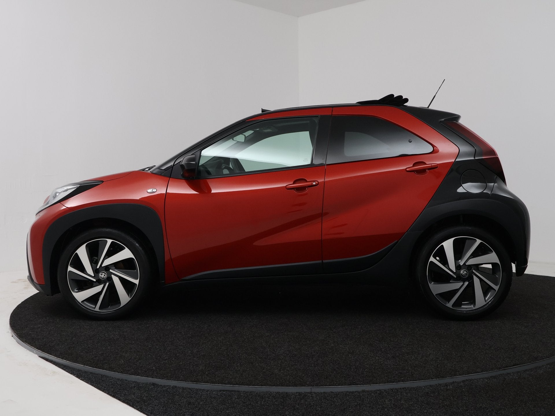 Toyota Aygo X 1.0 VVT-i S-CVT Envy | Cabrio | JBL audio | Ap, Auto's, Gebruikt, 4 stoelen, Leder en Stof, Origineel Nederlands