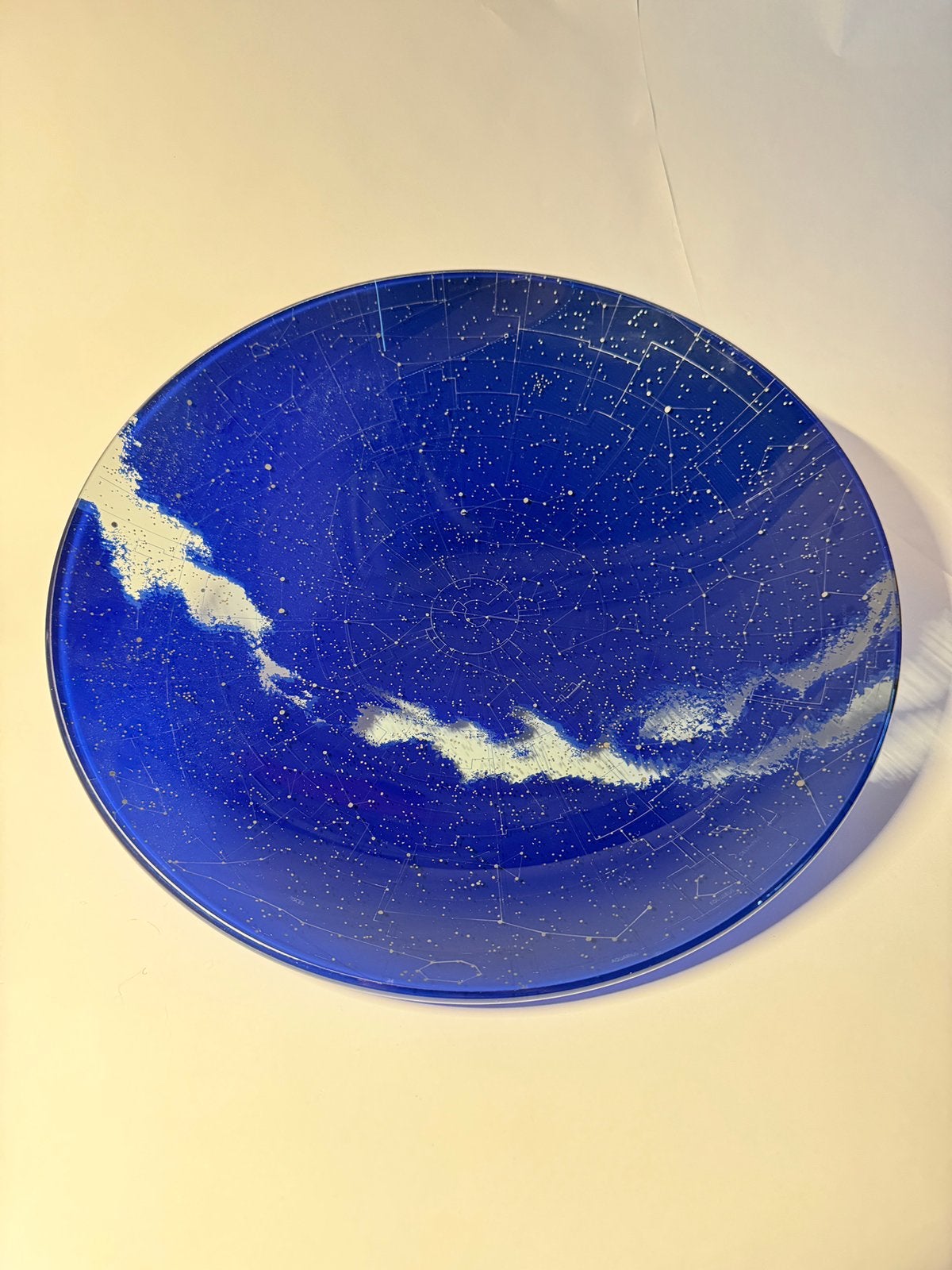 Blauwe designschaal met sterren noordelijk hafrond, Huis en Inrichting, Woonaccessoires | Schalen en Manden, Ophalen, Schaal, Rond