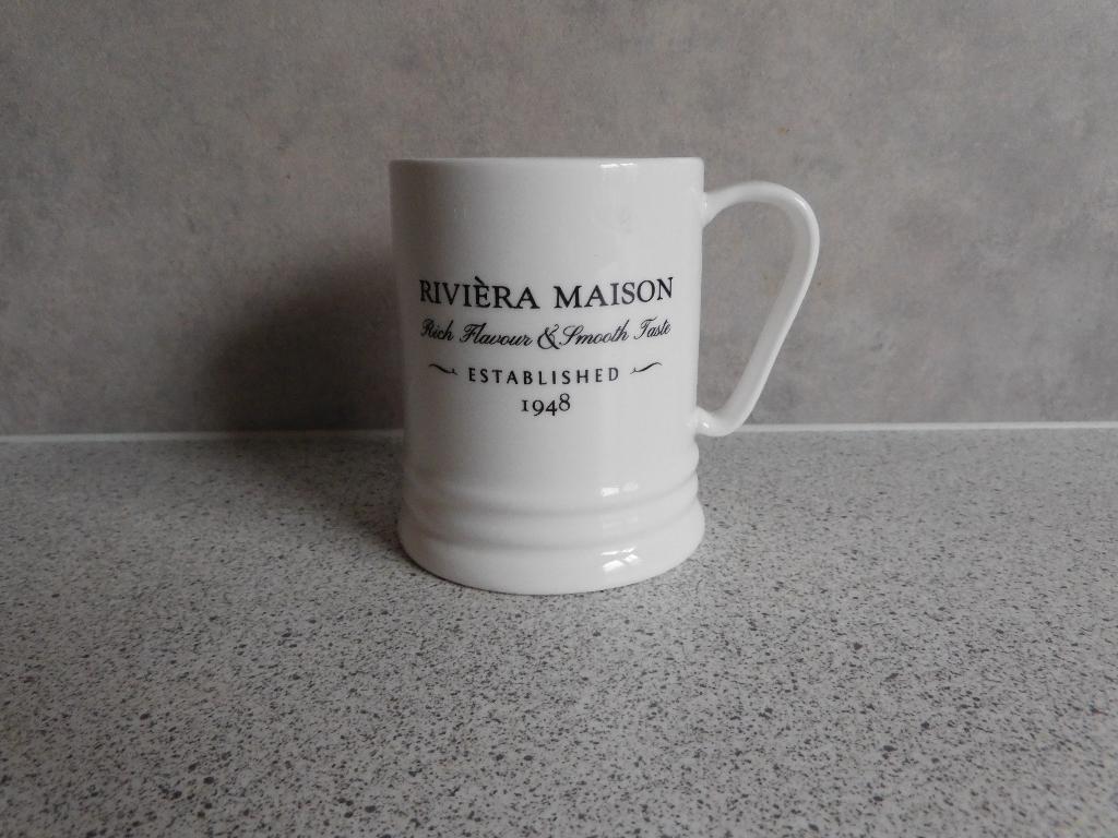 Mok 9x7 cm. Rich Flavour Smooth Taste Rivièra Maison, Keramiek, Ophalen of Verzenden, Zo goed als nieuw, Overige stijlen