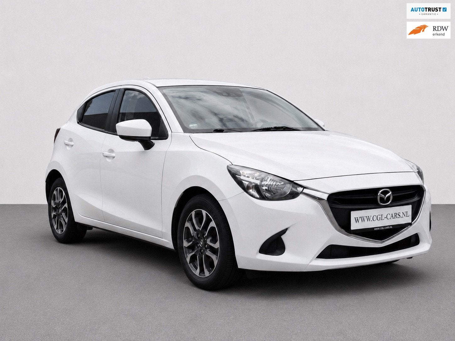 Mazda 2 1.5 Skyactiv-D Skylease GT+Airco+Cruise+DealerOnderh, Auto's, Mazda, Voorwielaandrijving, Stof, Gebruikt, Zwart