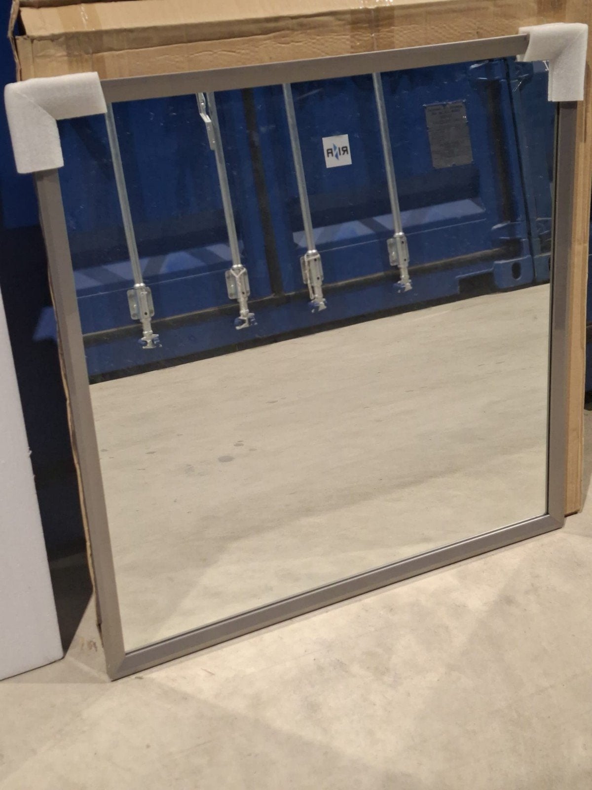 Nieuwe STARR Frame Spiegel 80x80 cm (Aluminium/Zilverkleurig, Huis en Inrichting, Starr, Vierkant, Nieuw, Ophalen of Verzenden