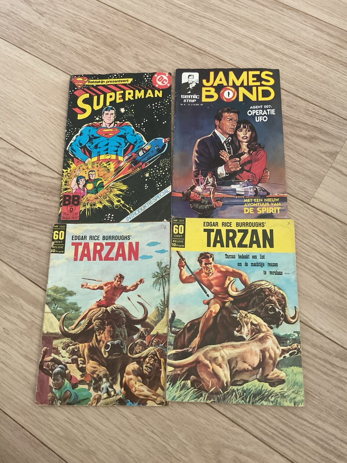4 Oudere Comics: Superman, James Bond, Tarzan, Meerdere comics, Ophalen of Verzenden, Gelezen, Amerika