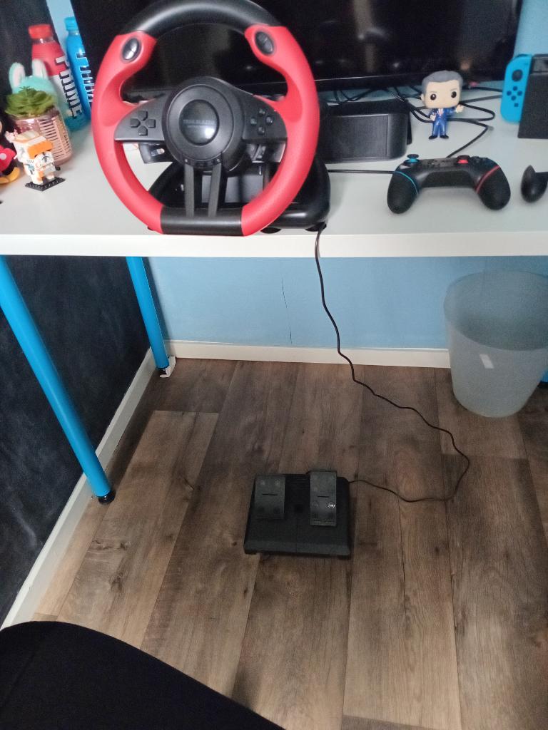 Game stuur met pedalen, Ophalen, Zo goed als nieuw, Stuur of Pedalen