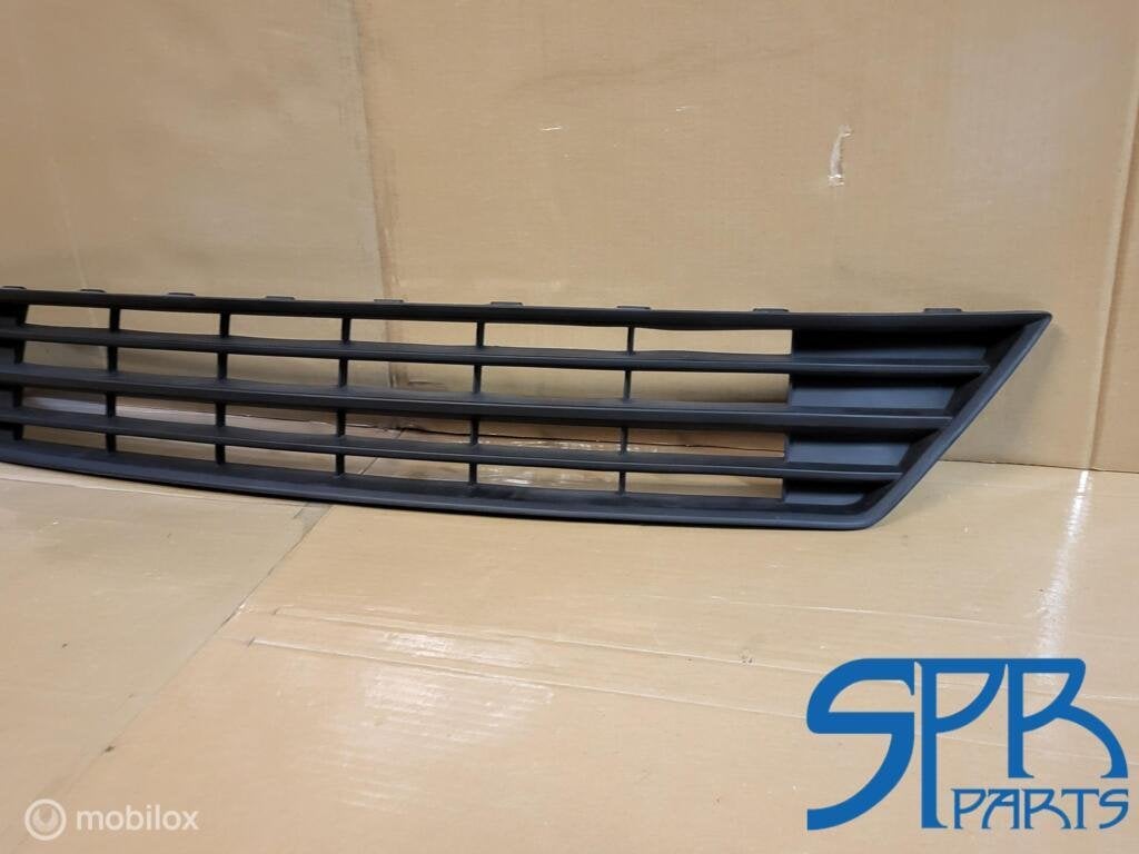 BUMPERROOSTER MIDDEN VOORBUMPER CADDY 4 IV 15-20 BUMPERGRILL, Gebruikt, VOLKSWAGEN, Volkswagen, Ophalen of Verzenden