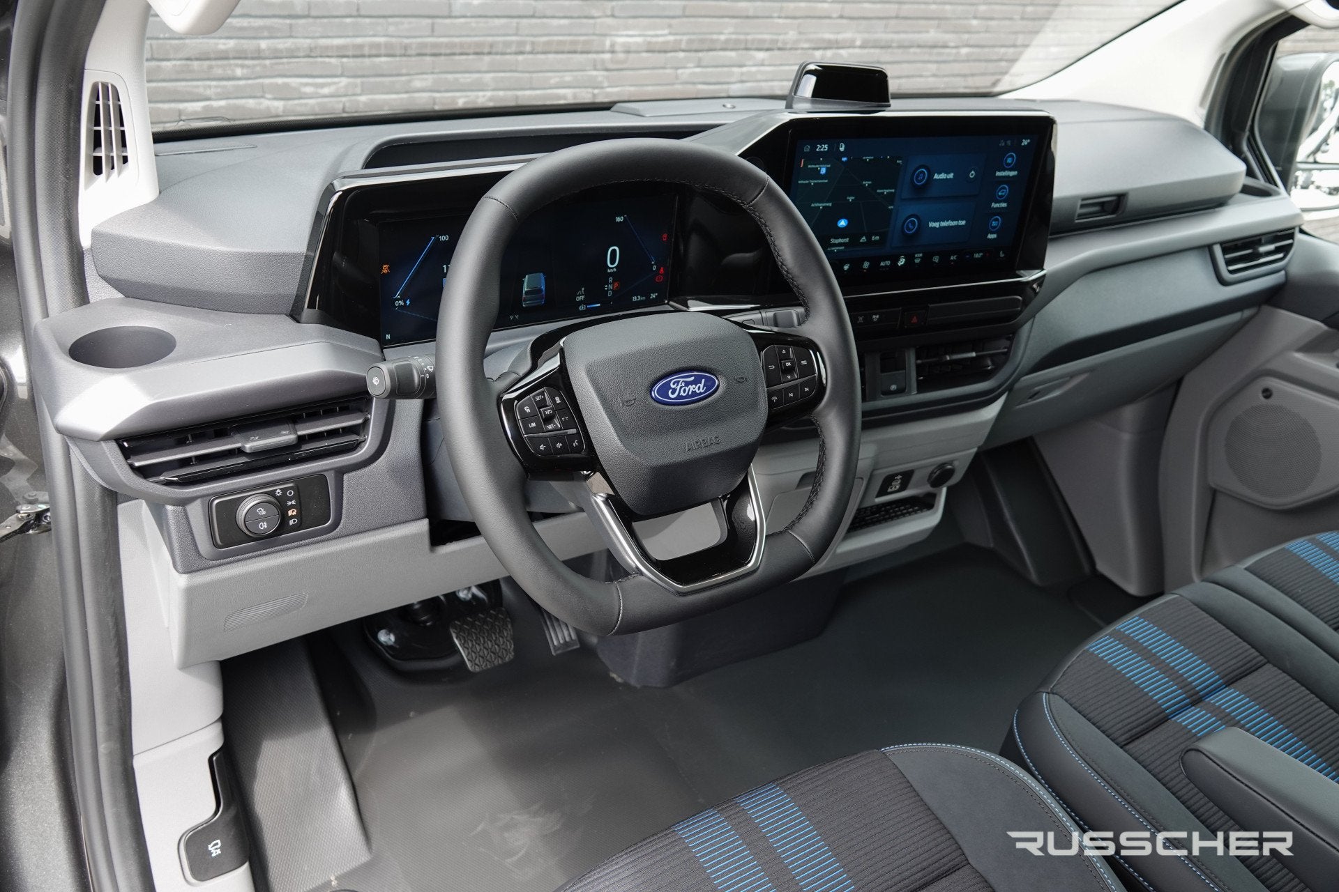 Ford E-Transit Custom L2H1 218Pk Aut. | Nieuwe 71Kwh Accu |, Auto's, Bestelauto's, Automaat, Achterwielaandrijving, Gebruikt, Zwart