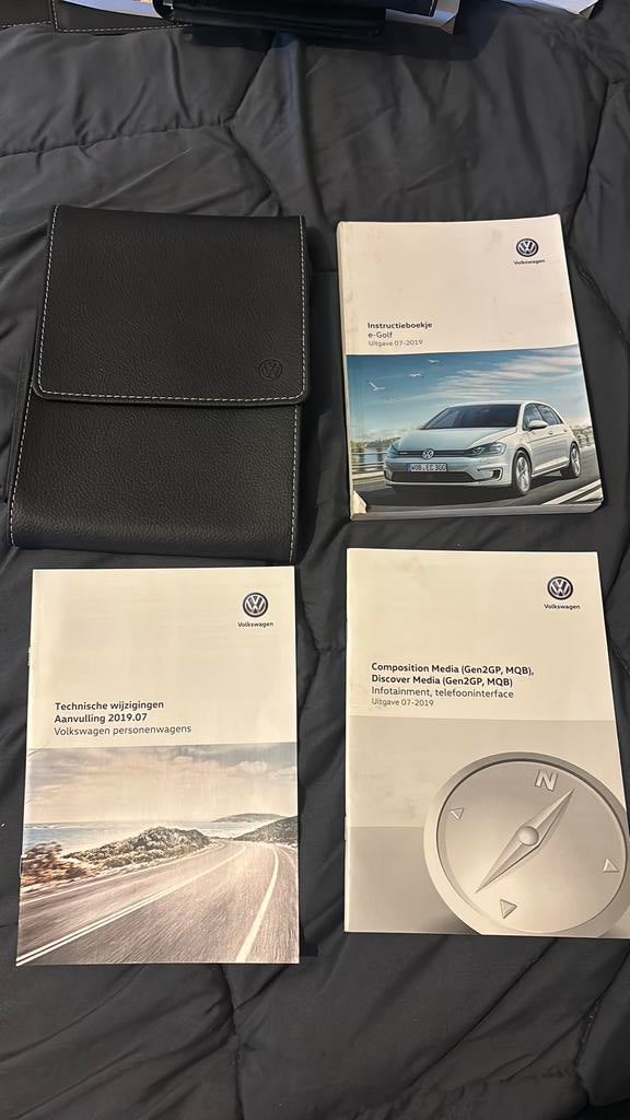 Vw e-Golf instructieboekjes compleet met mapje, Verzenden