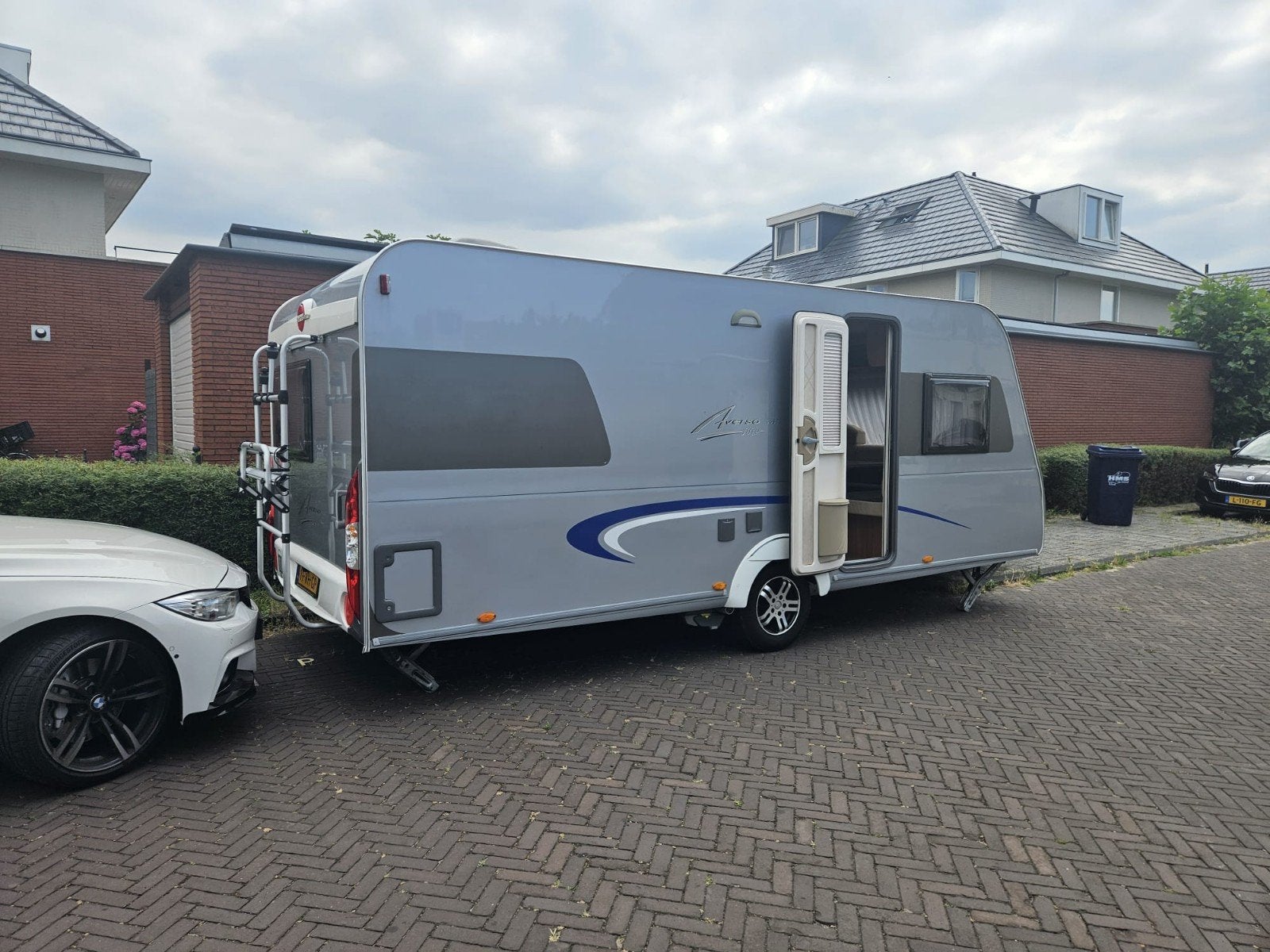 Bürstner Averso Fifty 465 TS (2011) met mover en vo, Overige merken, Rondzit, Frans bed, 7 tot 8 meter