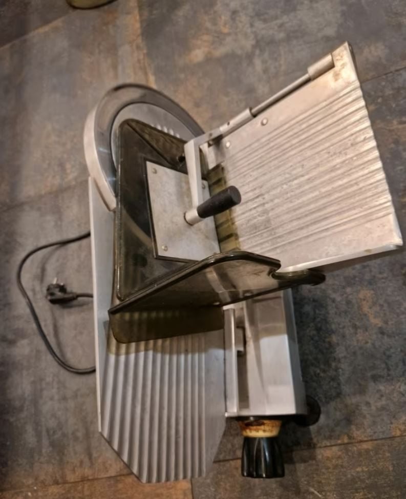 Graef-universele snijmachine? Snijmachine voor vleeswaren, Ophalen, Gebruikt