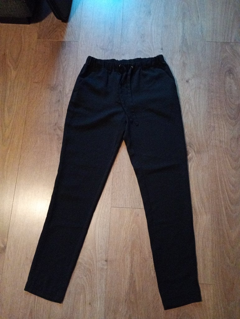 Zwarte Only broek met elastische tailleband mt 34, Only, Zwart, Ophalen of Verzenden, Zo goed als nieuw