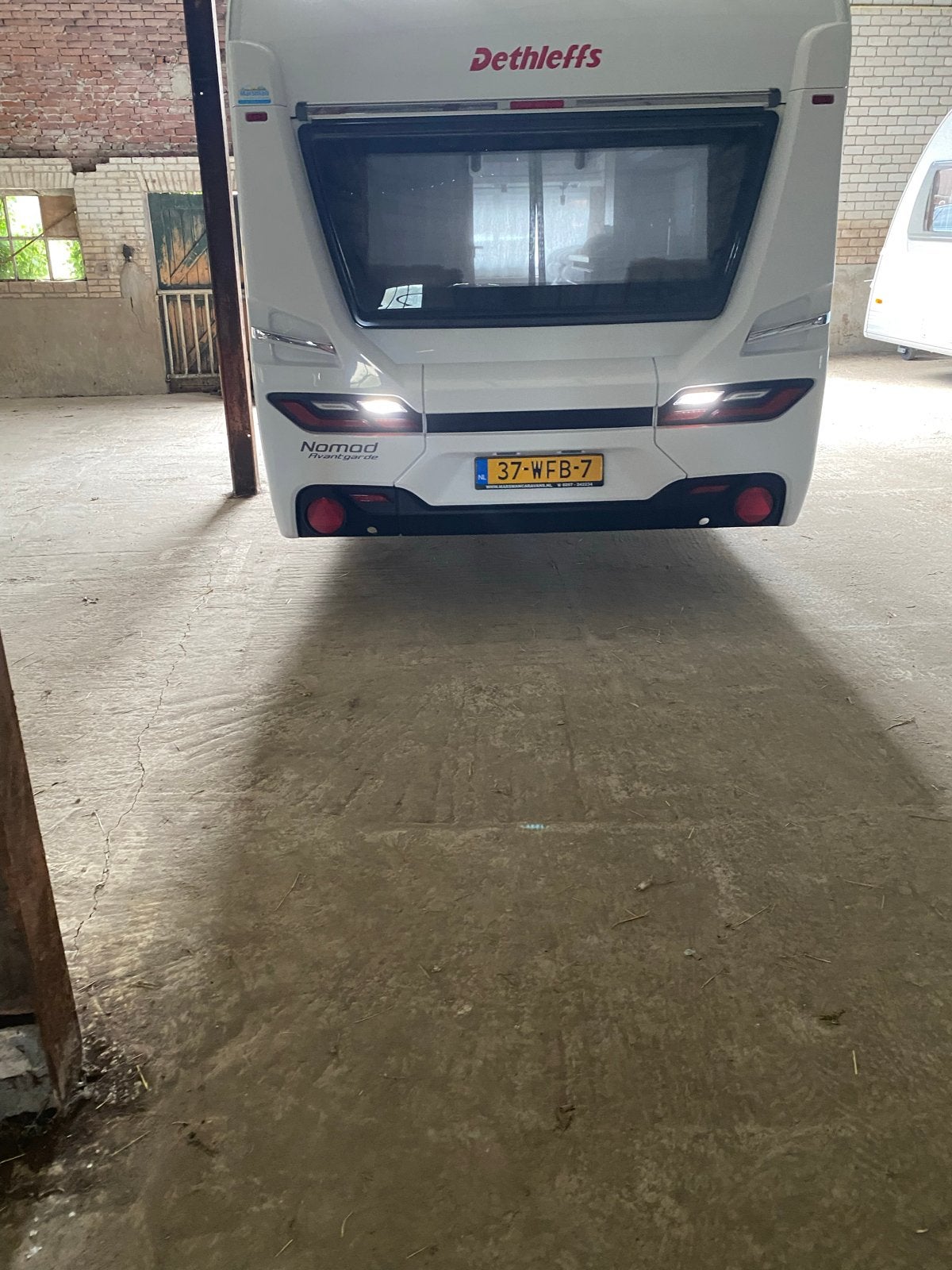 Caravanstalling Oirschot, Caravans en Kamperen, Caravanstallingen