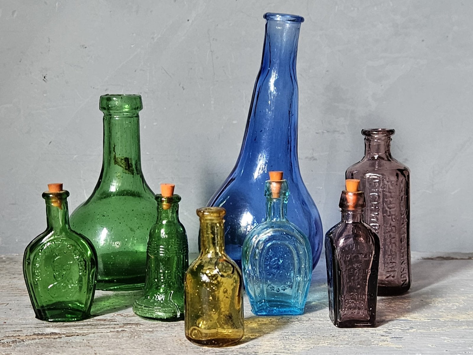 Set antieke kleine flesjes, Verzenden