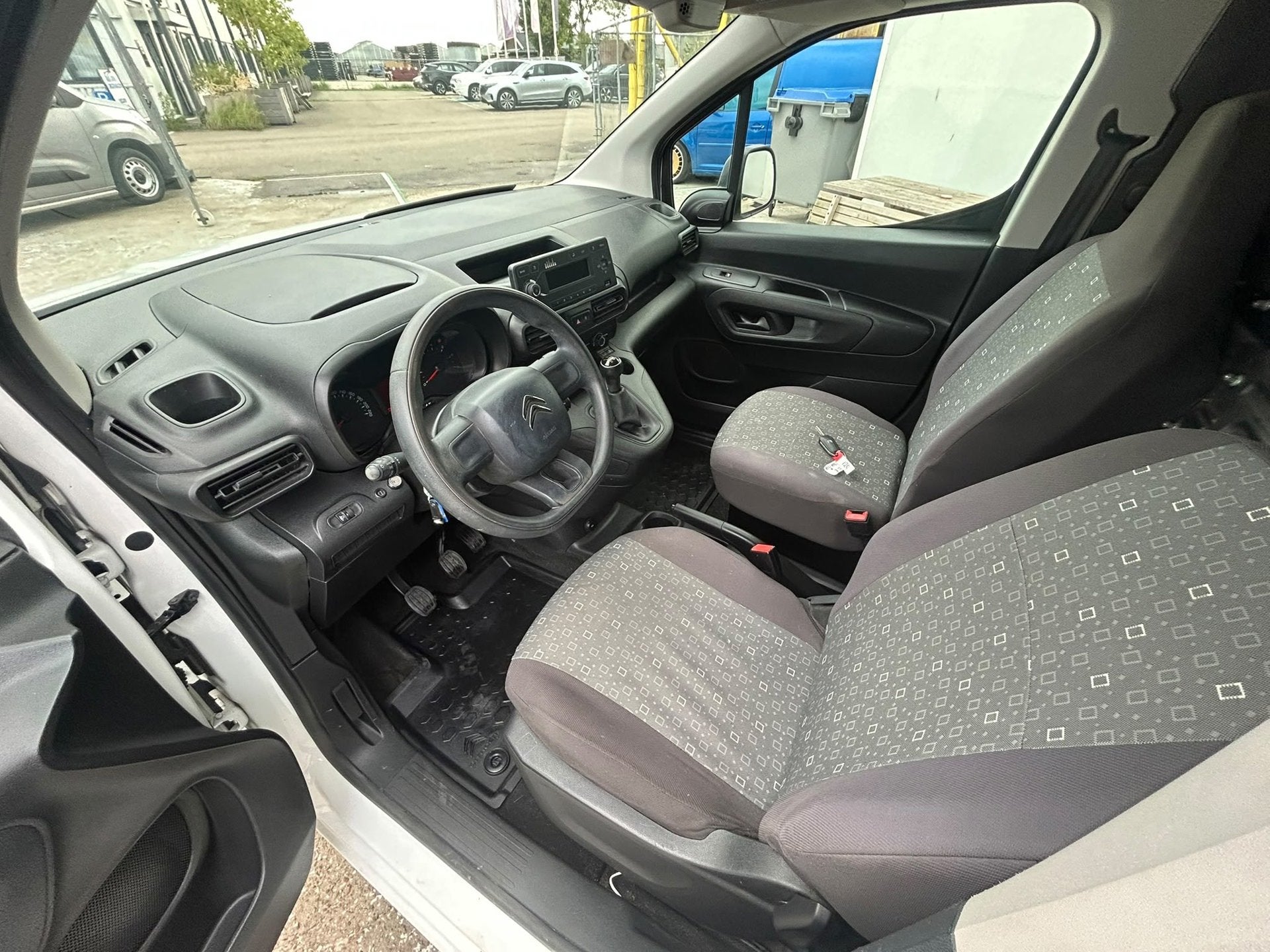 Citroen Berlingo 1.5 BlueHDI Control, Voorwielaandrijving, Dealer onderhouden, Stof, Gebruikt