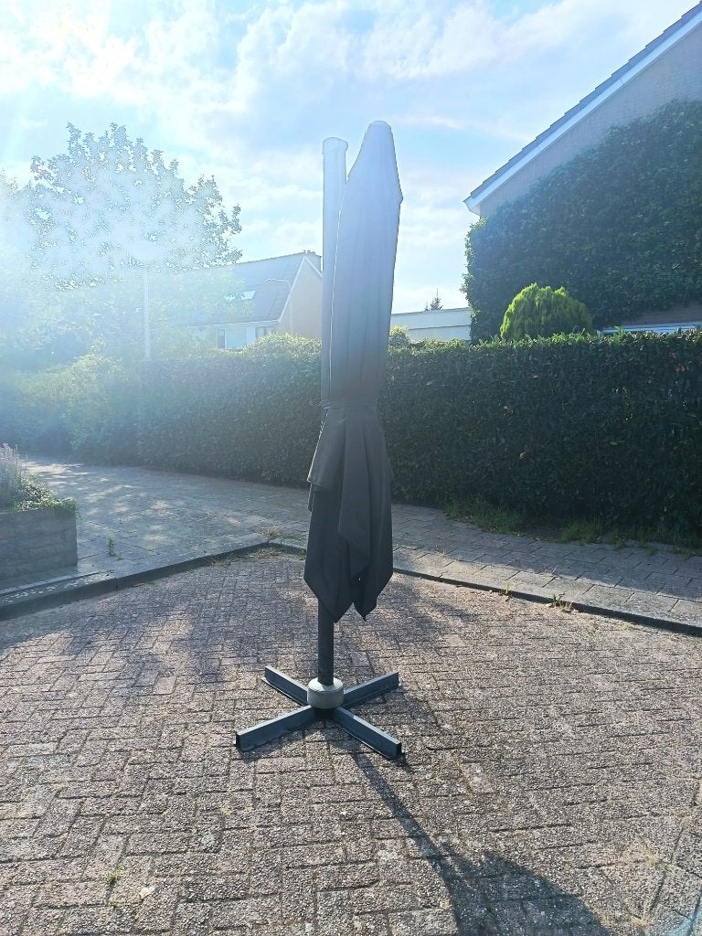 Grote zweefparasol antraciet – in nette staat, Ophalen, Gebruikt, 2 tot 3 meter, Zweefparasol