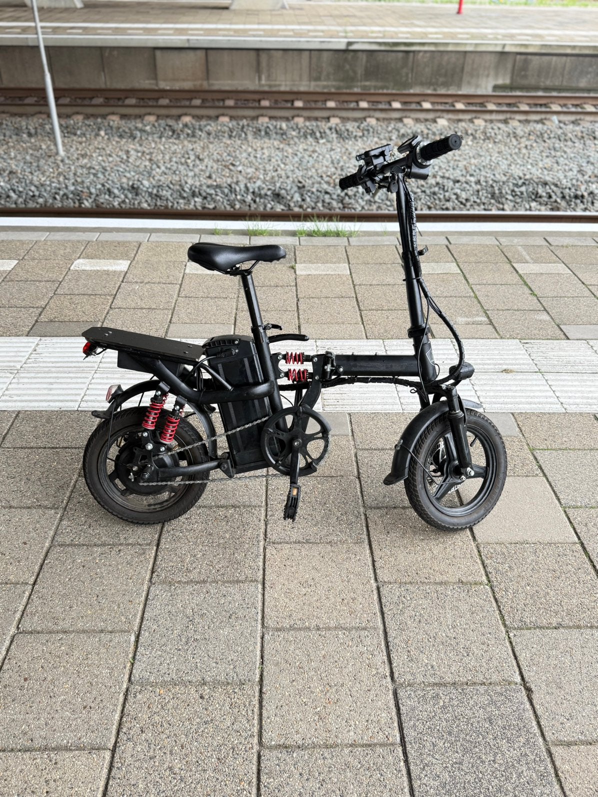 Foto 6 van Mooie elektrische vouwfiets te koop!