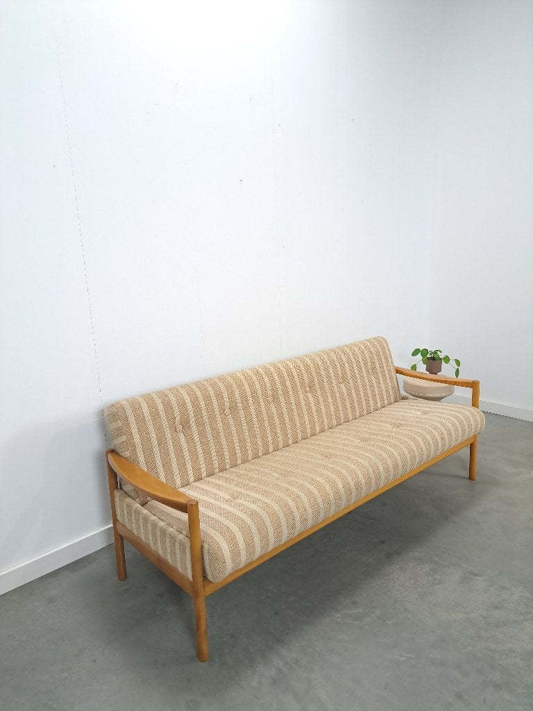 Slaapbank beige gestreept met houten frame vintage, Gebruikt, Bruin, Ophalen of Verzenden, Overige maten