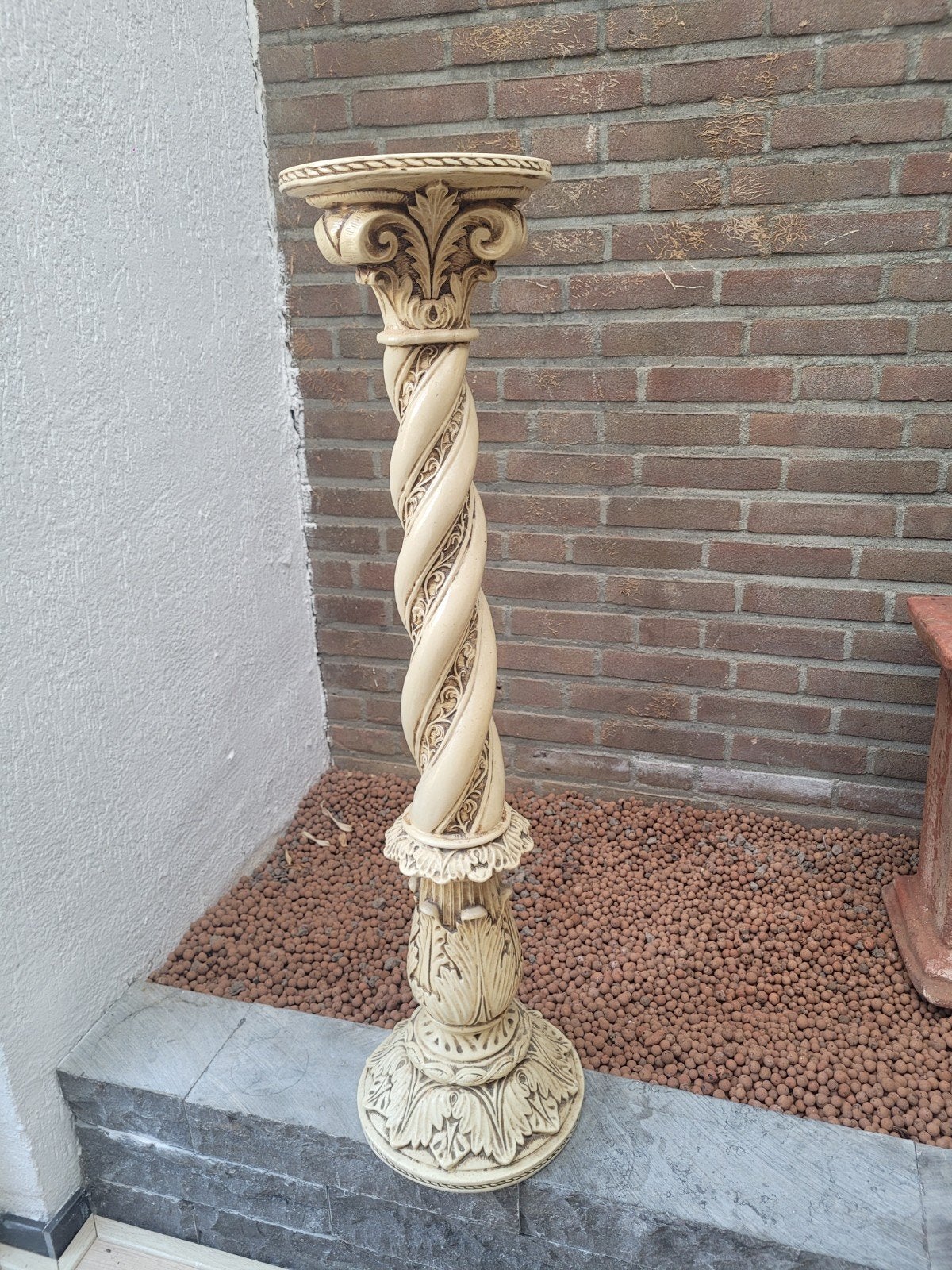 ivoorwit pilaar, Ophalen, Zo goed als nieuw