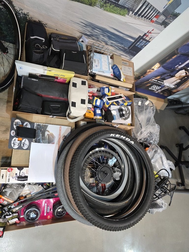 Professionele winkelpartij fietsonderdelen & accessoires, Fietsen en Brommers, Overige merken, Kinderfiets, Diverse, Overige materialen