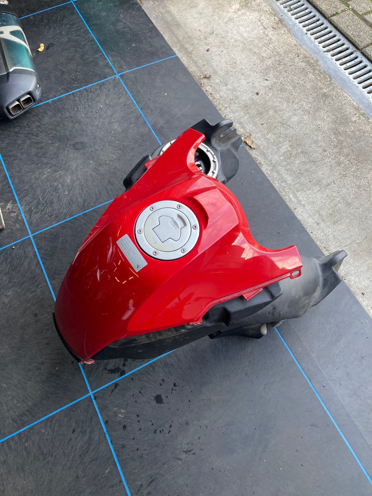 R1200GS tank + brandstofpomp, Motoren, Ophalen, Gebruikt, Industrieweg 60, Info@bmw.nl
