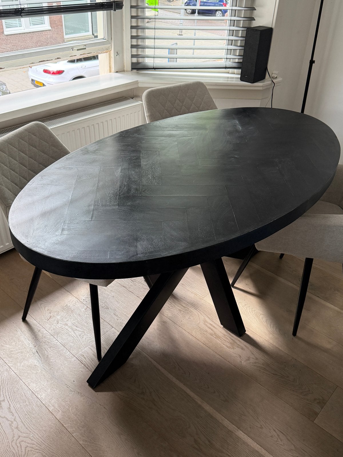 Eettafel ovaal visgraat hout zwart, Ophalen, Eikenhout, 50 tot 100 cm, Zo goed als nieuw