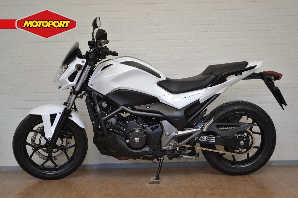 Honda NC 750 S DCT (bj 2015), Motoren, Motoren | Honda, Dorneveld 180-184
B-1731  Zellik, BE, Honda Motor Europe, Bedrijf, Hlcbepccnl@honda-eu.com