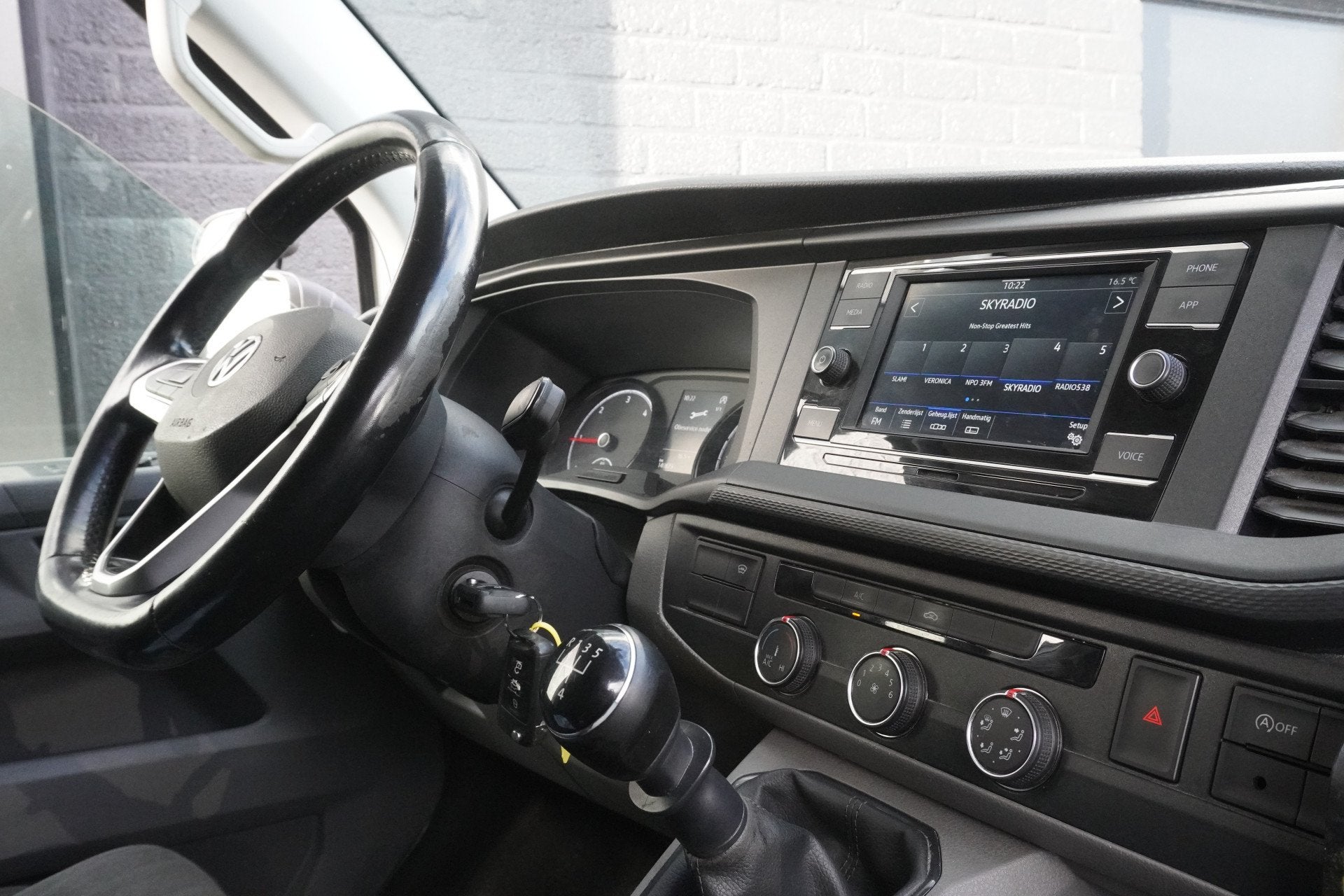 Volkswagen Transporter 2.0 TDI L2 EURO 6 - Airco - Cruise -, Voorwielaandrijving, Stof, Gebruikt, 4 cilinders