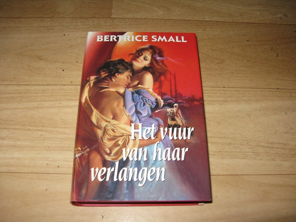 Bertrice Small - Het vuur van haar verlangen, Ophalen of Verzenden, Gelezen
