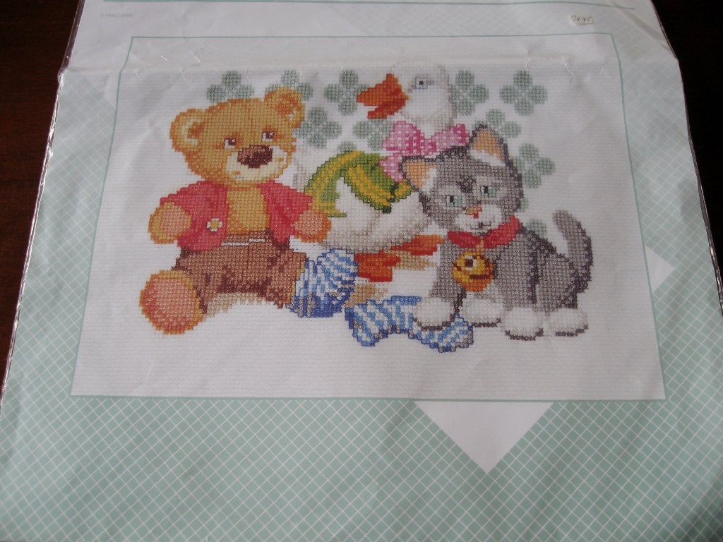 Pako pakket met beer en poes Eend , nieuw zie fotos, Hobby en Vrije tijd, Ophalen of Verzenden, Nieuw, Handborduren, Borduurpakket