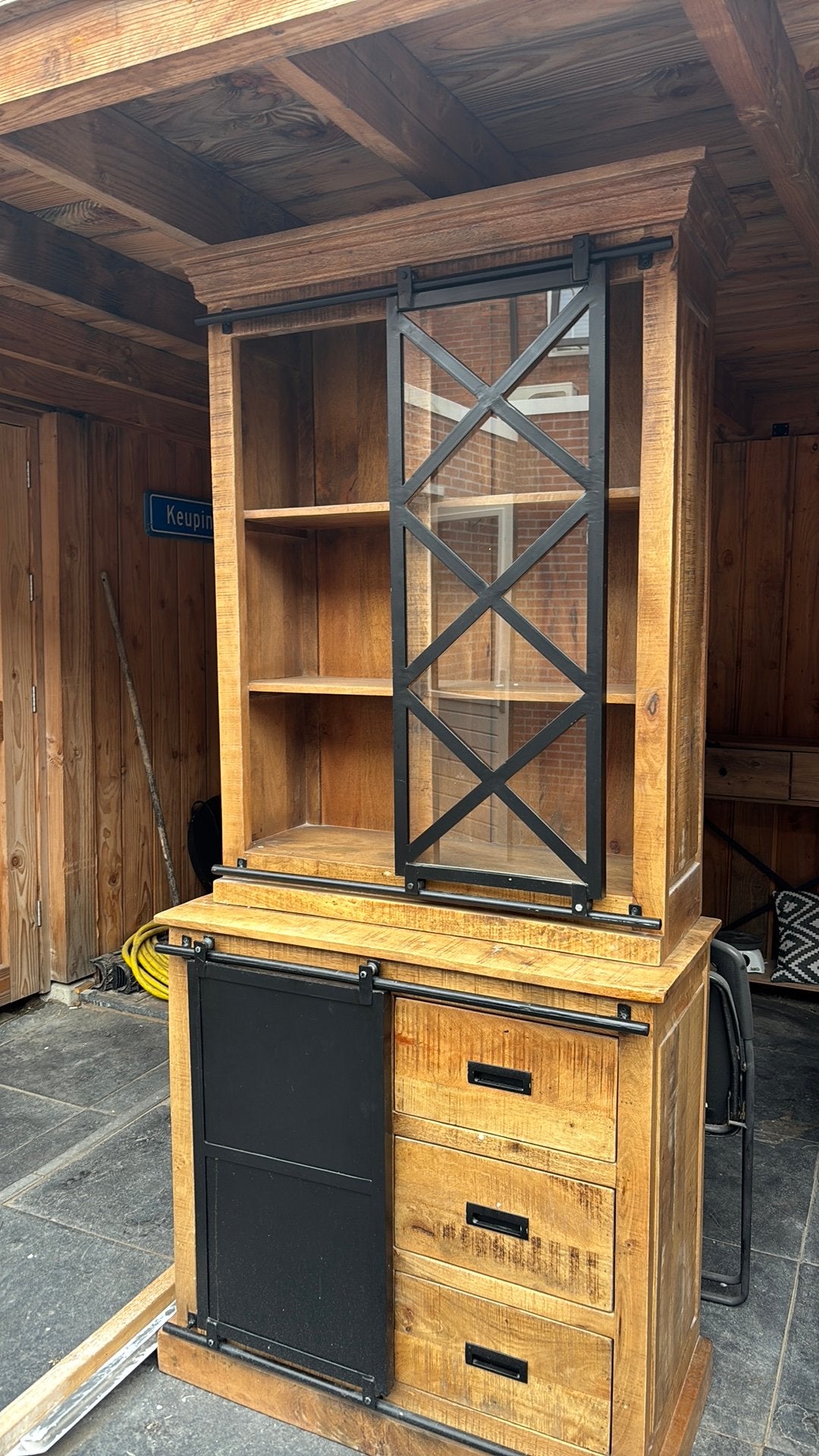 Mooie tweedelige kast van hout en metaal, Huis en Inrichting, Kasten | Boekenkasten, Ophalen, Gebruikt, 200 cm of meer, 50 tot 100 cm