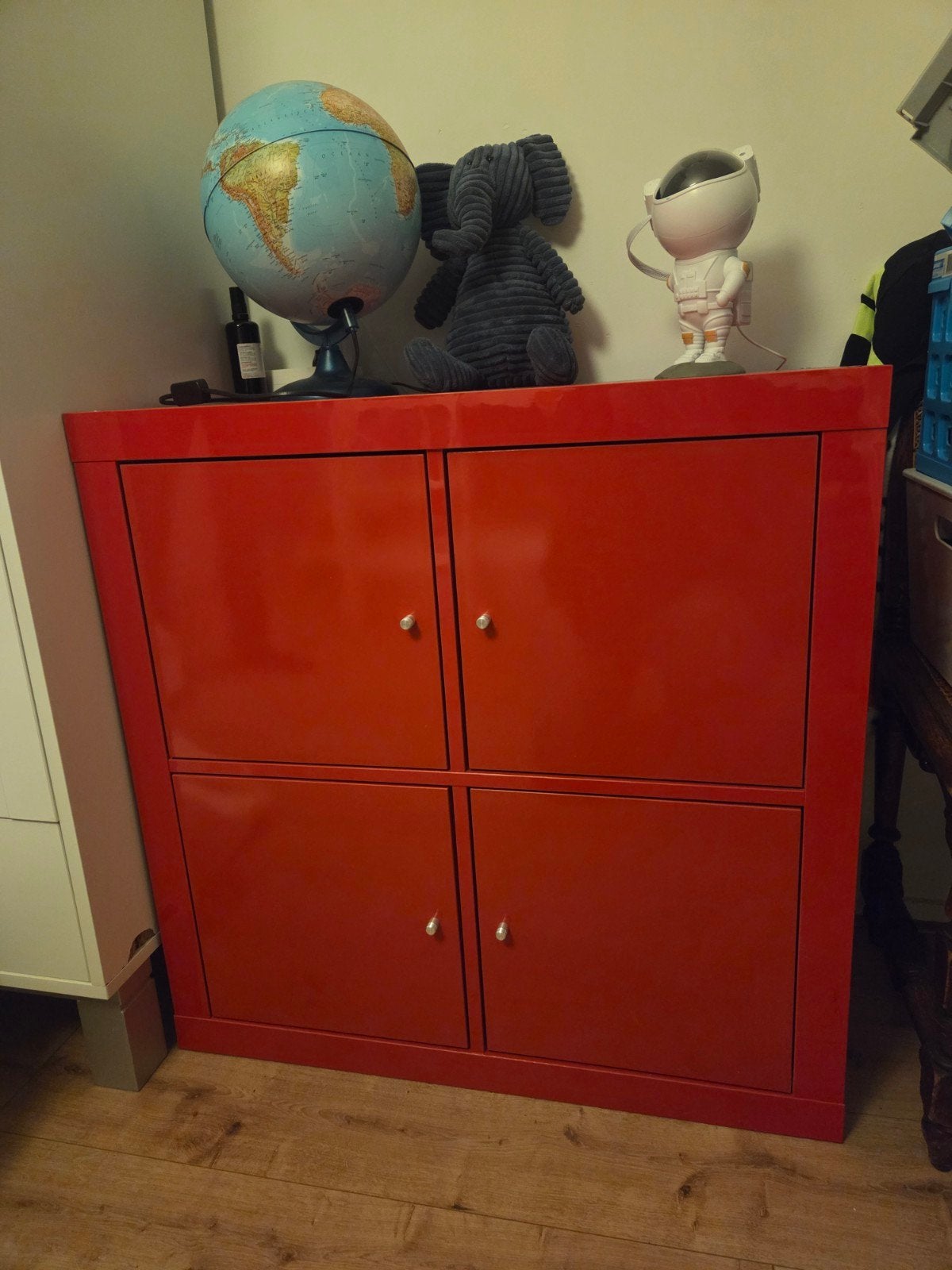 Rode kallax kast met 4 vakken - mooi!, Huis en Inrichting, Ophalen, Zo goed als nieuw