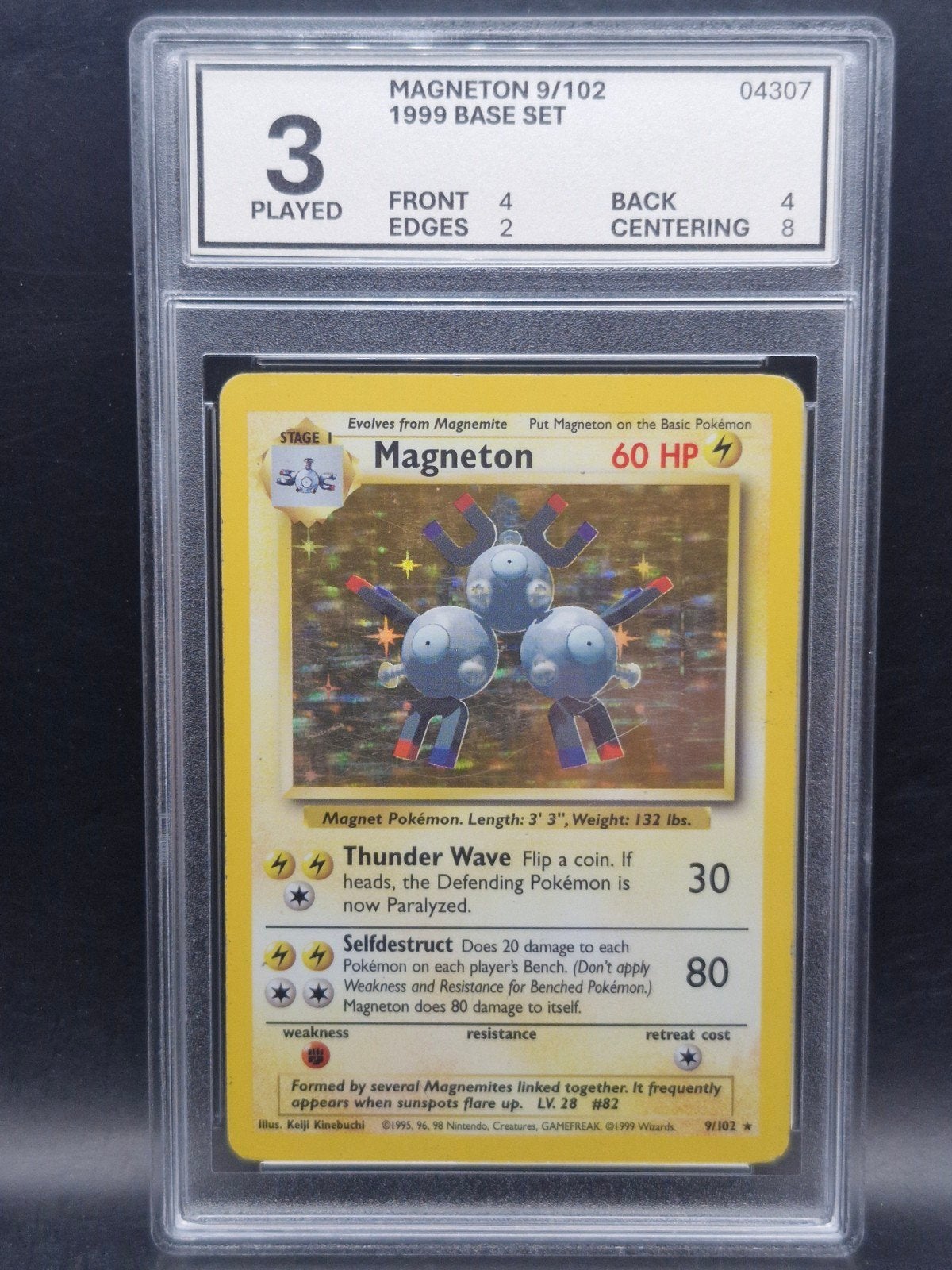 Magneton 1999 base set holo #9 woetoe grading 3, Hobby en Vrije tijd, Verzamelkaartspellen | Pokémon, Verzenden, Gebruikt, Losse kaart