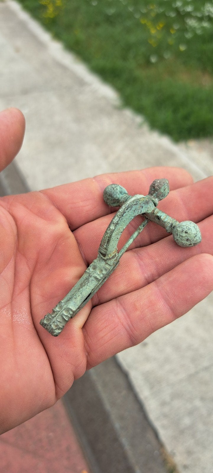 (2)ongereinigde Romeinse kruisboog fibula Bodemvondst, Ophalen of Verzenden