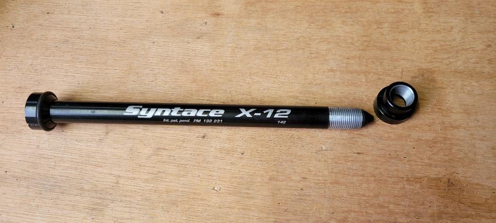 Syntace X-12 Steekas 142mm Thru-axle, Ophalen of Verzenden, Zo goed als nieuw