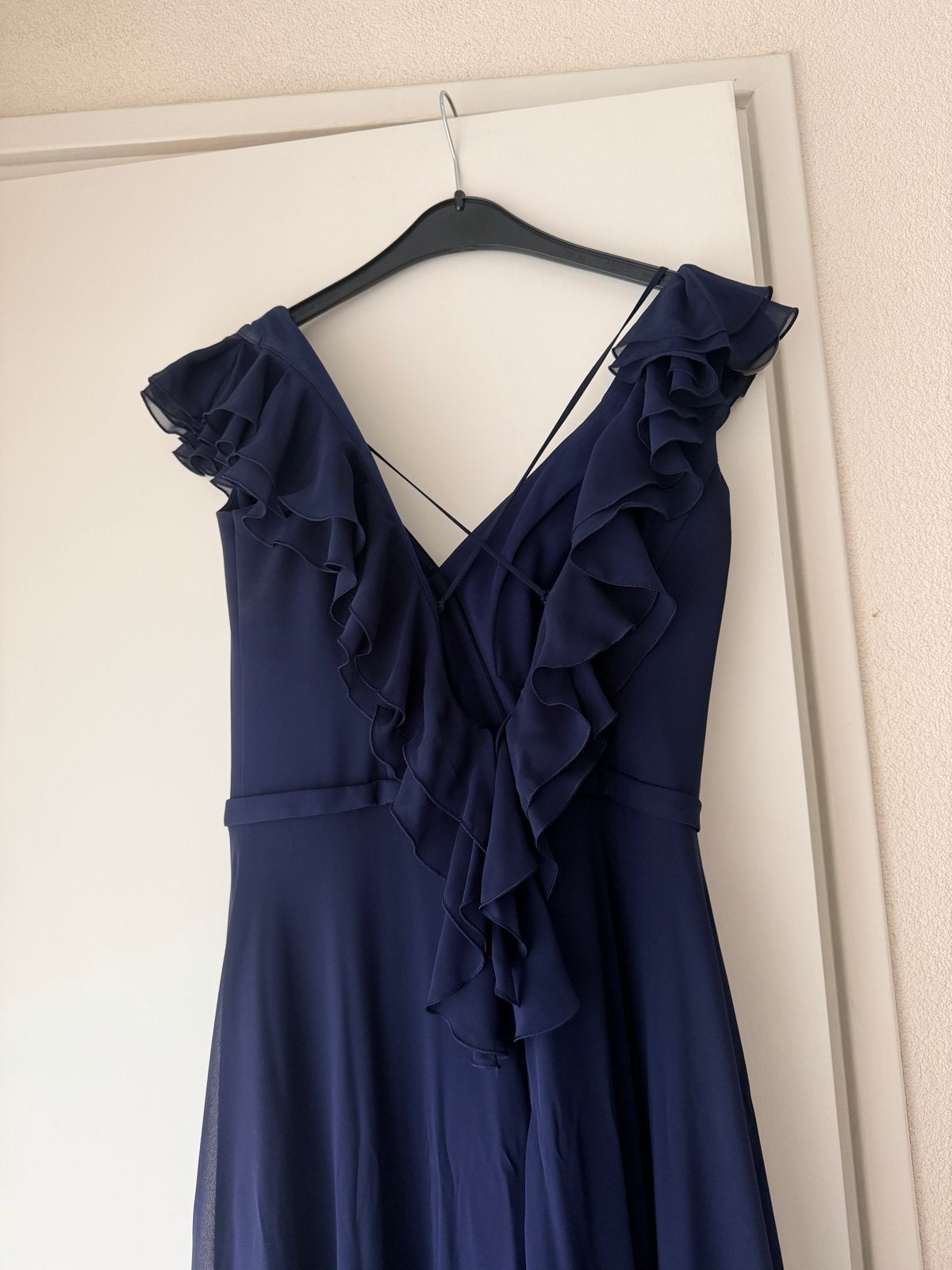 Elegante marineblauwe avondjurk met ruches, Kleding | Dames, Maat 38/40 (M), Blauw, Ophalen of Verzenden, Zo goed als nieuw