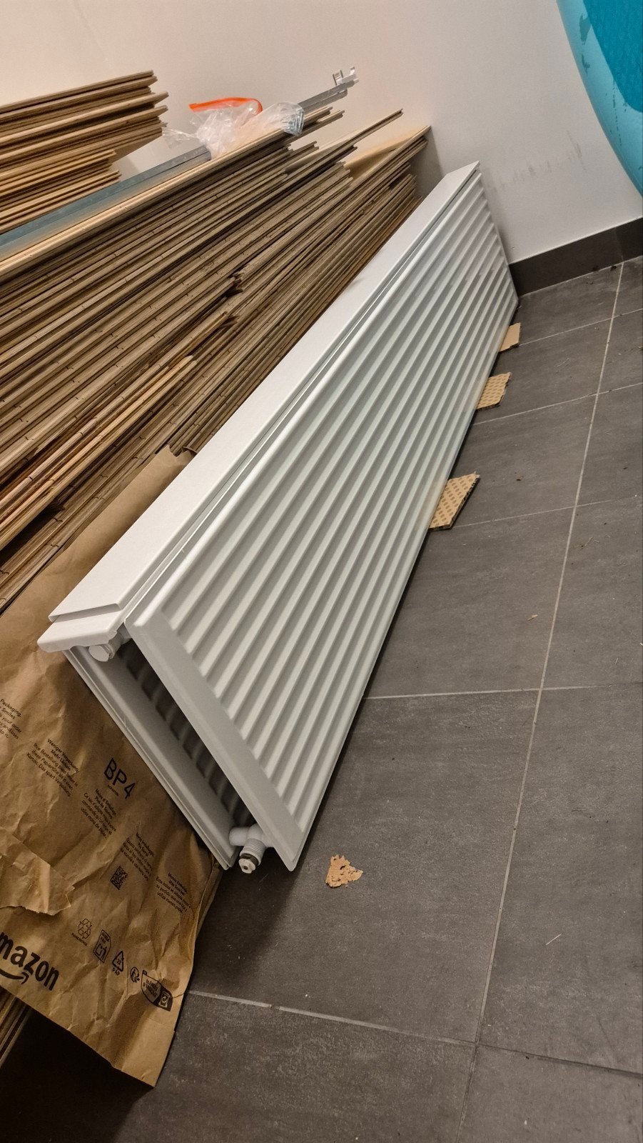 T22 Verticale paneel radiator 40x200cm met thermostaatknop, Ophalen, Radiator, Zo goed als nieuw, 60 tot 150 cm