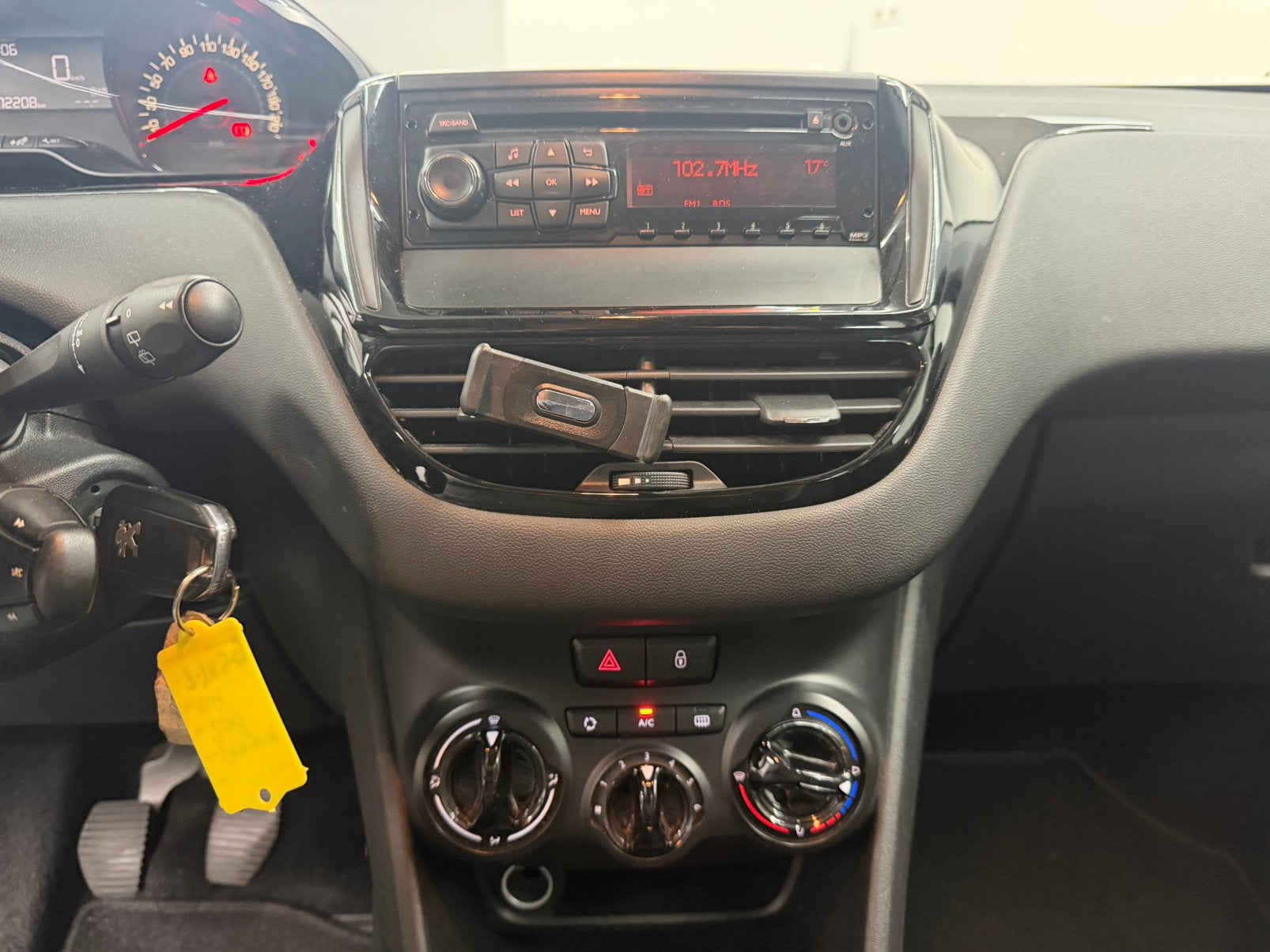 Foto 12 van Peugeot 208 1.0 VTI 50KW/68PK 5-D 2014 bezorgen mogelijk!!