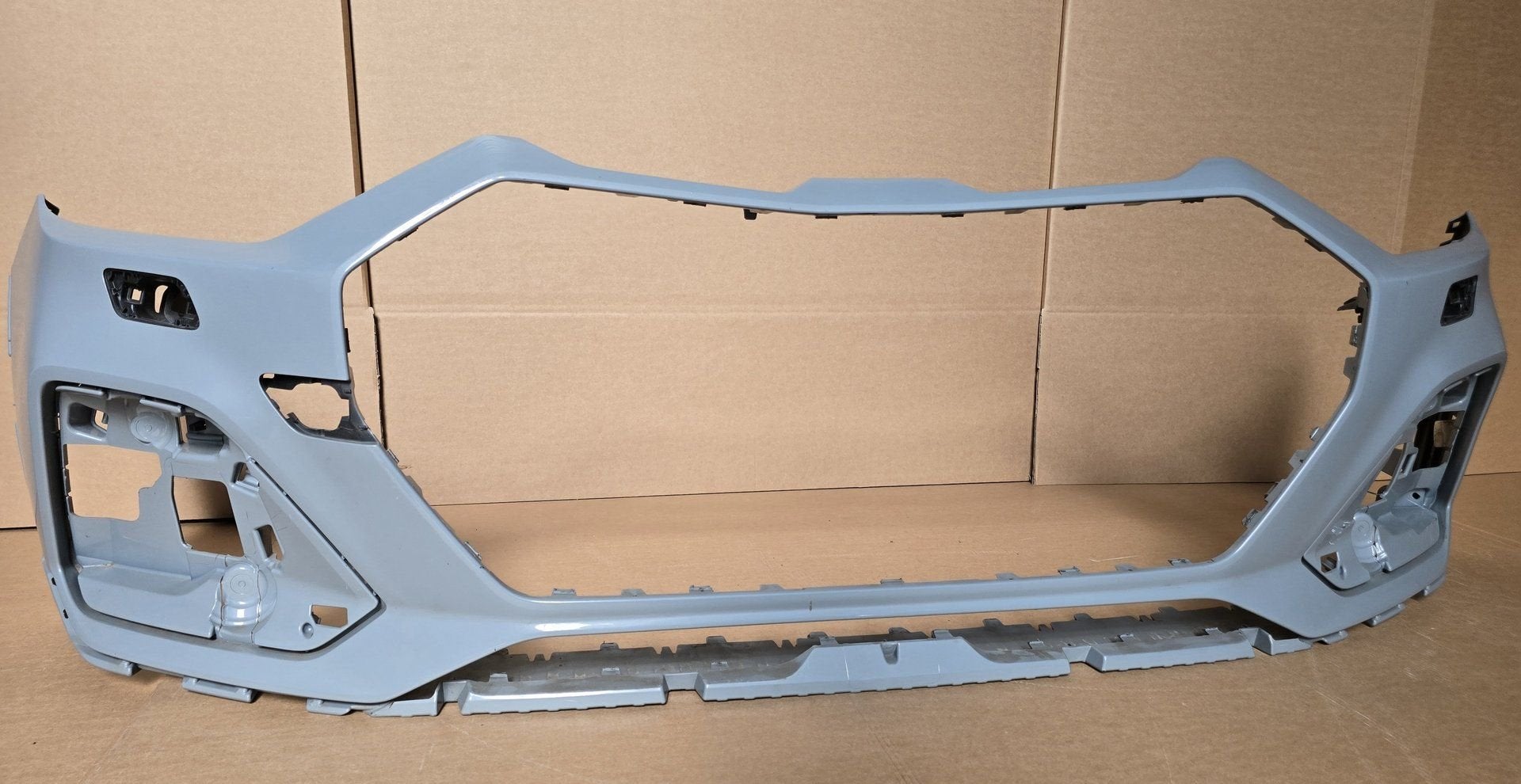 Voorbumper Audi A1 82A CITY CARVER 82A807437K ALLSTREET Z7W, Gebruikt, -, Voor, Bumper