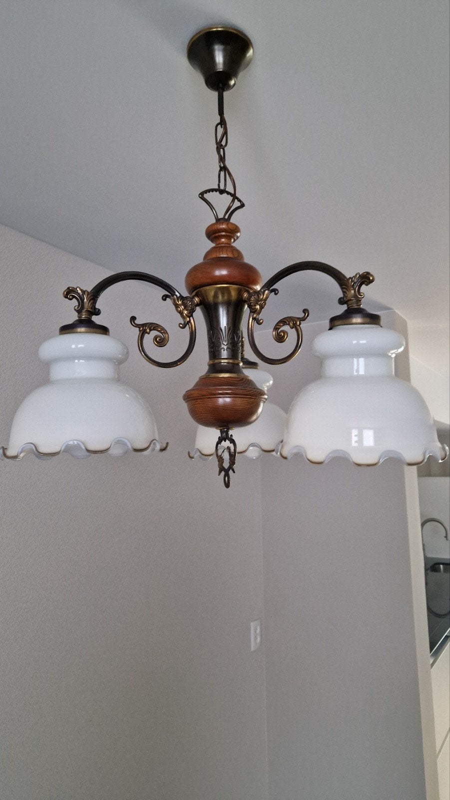 Klassieke kroonluchter met 3 lampen, hout en metaal, Gebruikt, Klassiek, Traditioneel, Glas, E27 (groot)