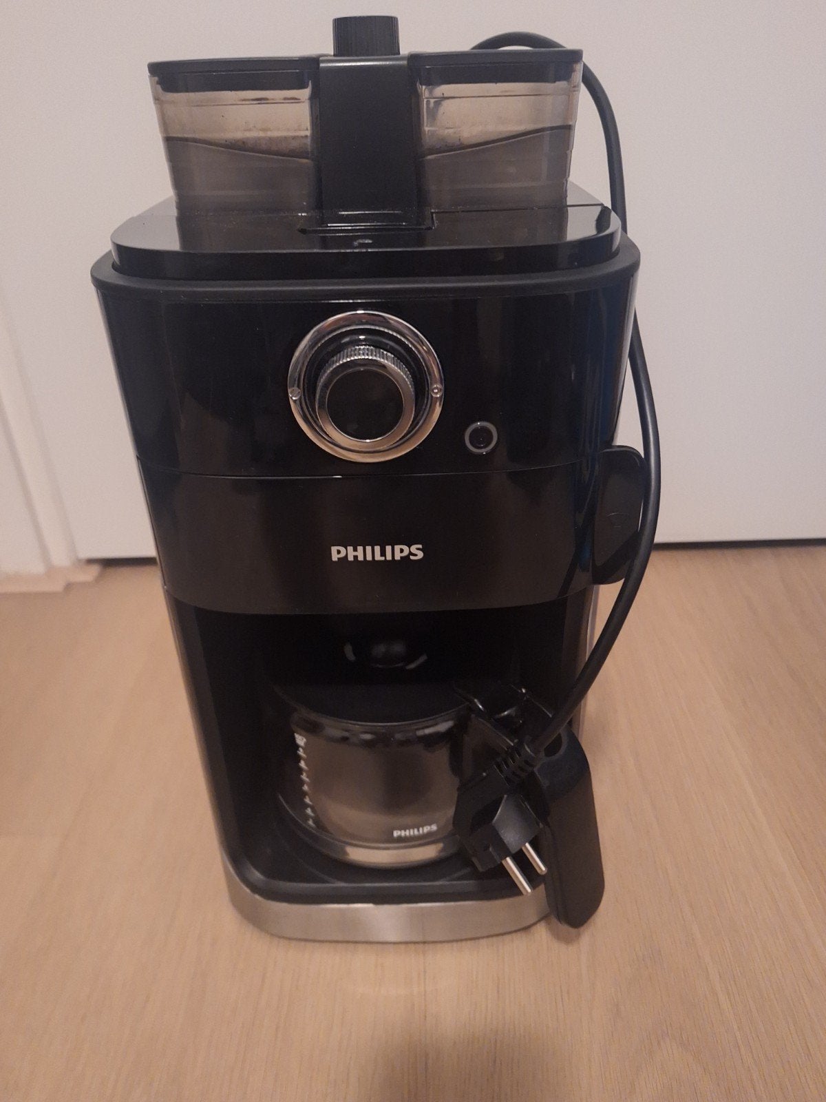 Philips Koffiezetapparaat met geïntegreerde bonenmaler, Ophalen, Koffiemachine, Zo goed als nieuw, 4 tot 10 kopjes