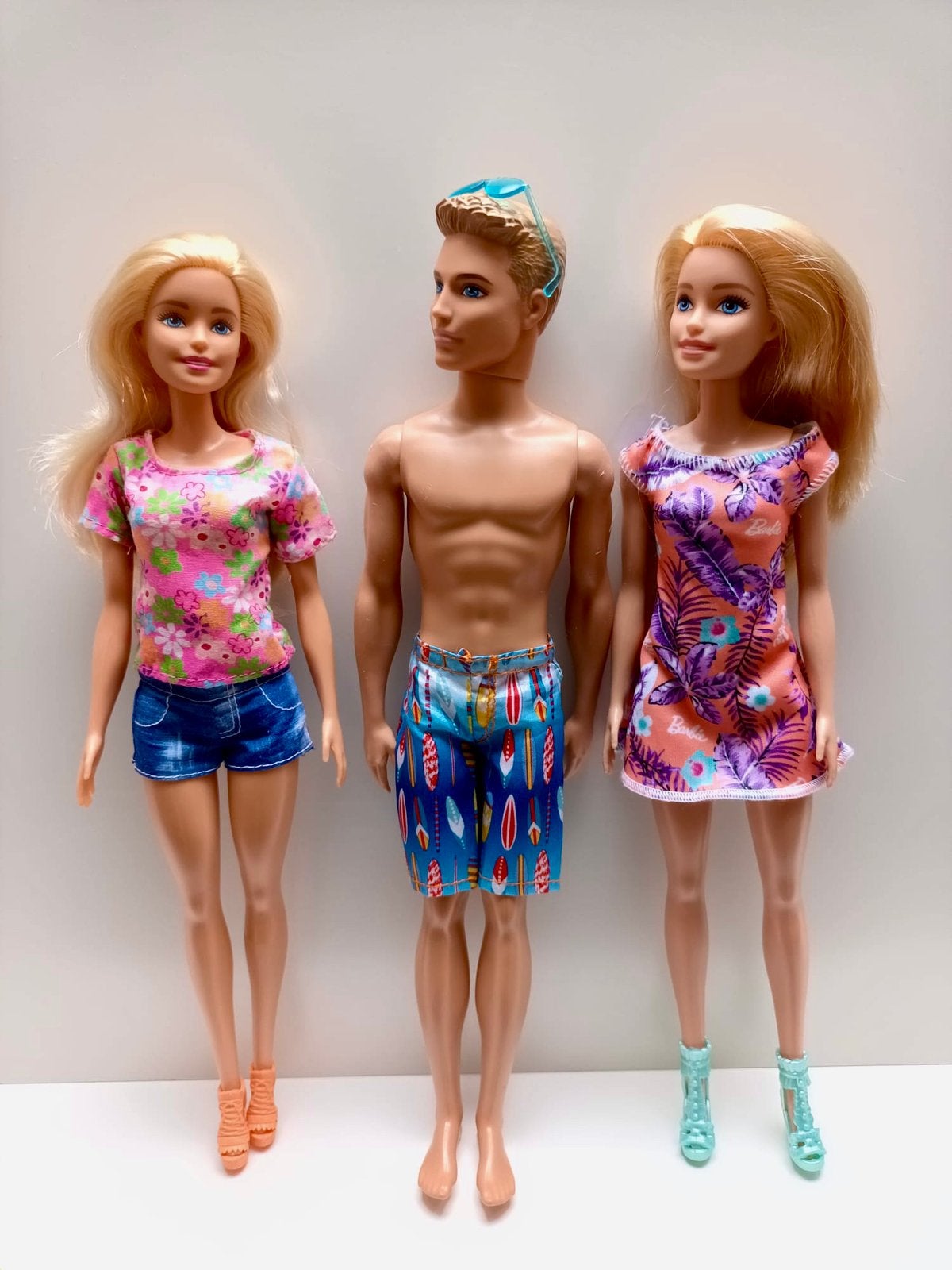 Twee Barbies en Ken 2013, Ophalen of Verzenden, Zo goed als nieuw, Barbie