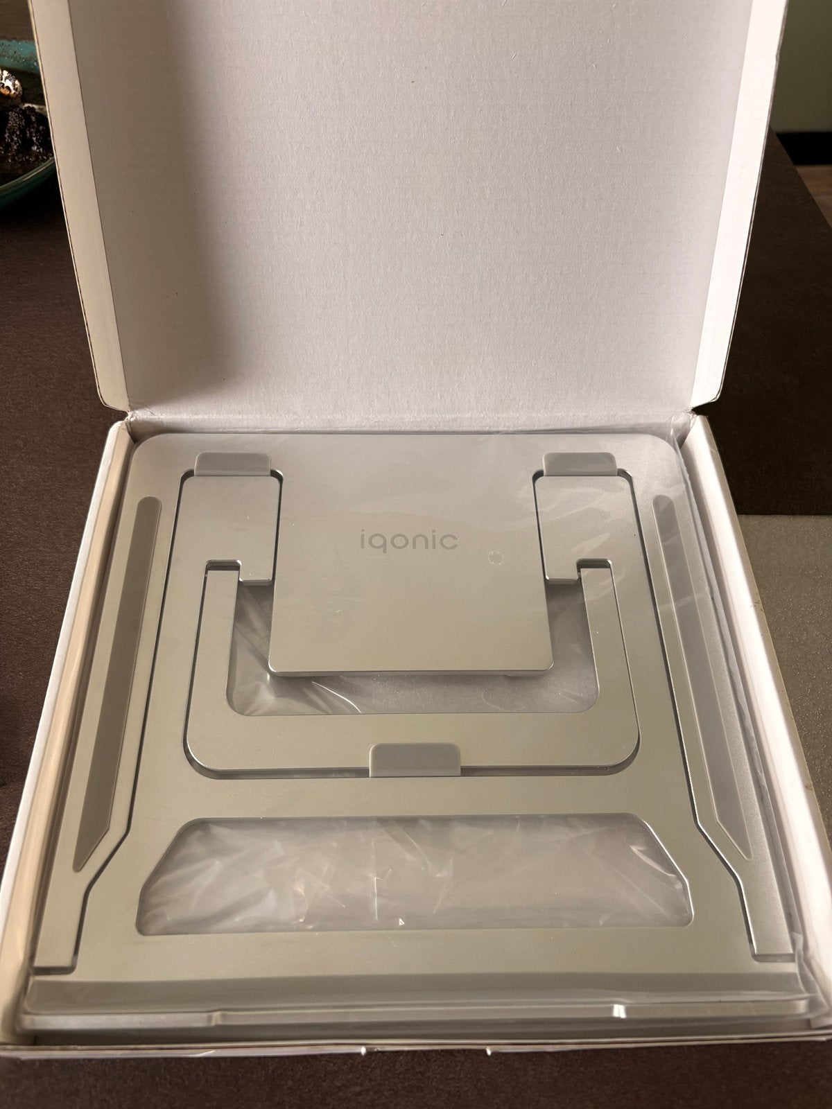 Aluminium Laptop Standaard Vouwbaar Nieuw in Doos iqonic, Ophalen, Nieuw, In hoogte verstelbaar