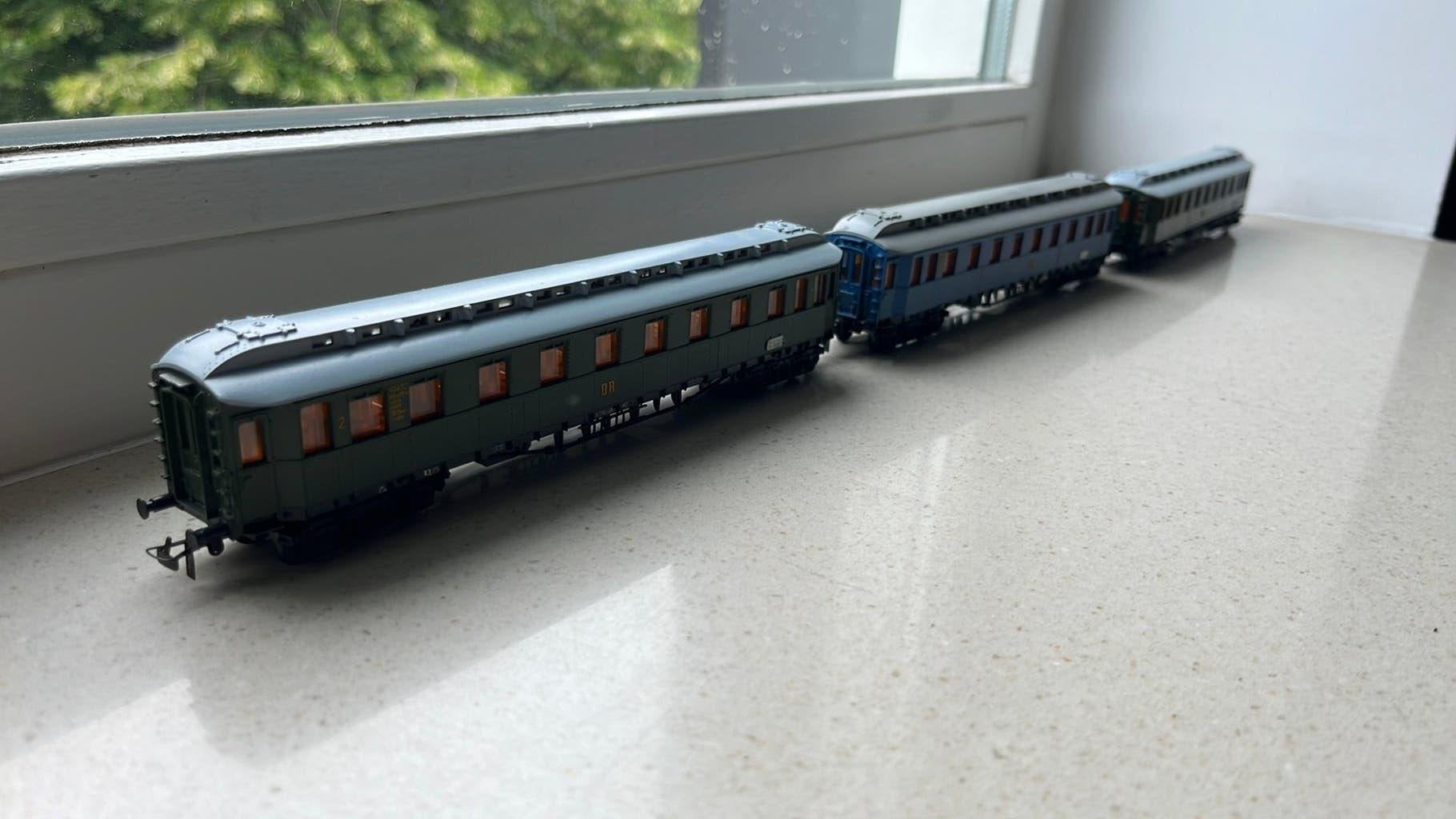 3x Piko ho DDR rijtuigen zie omschrijving, Hobby en Vrije tijd, Modeltreinen | H0, Gelijkstroom, Wagon, Zo goed als nieuw, Piko