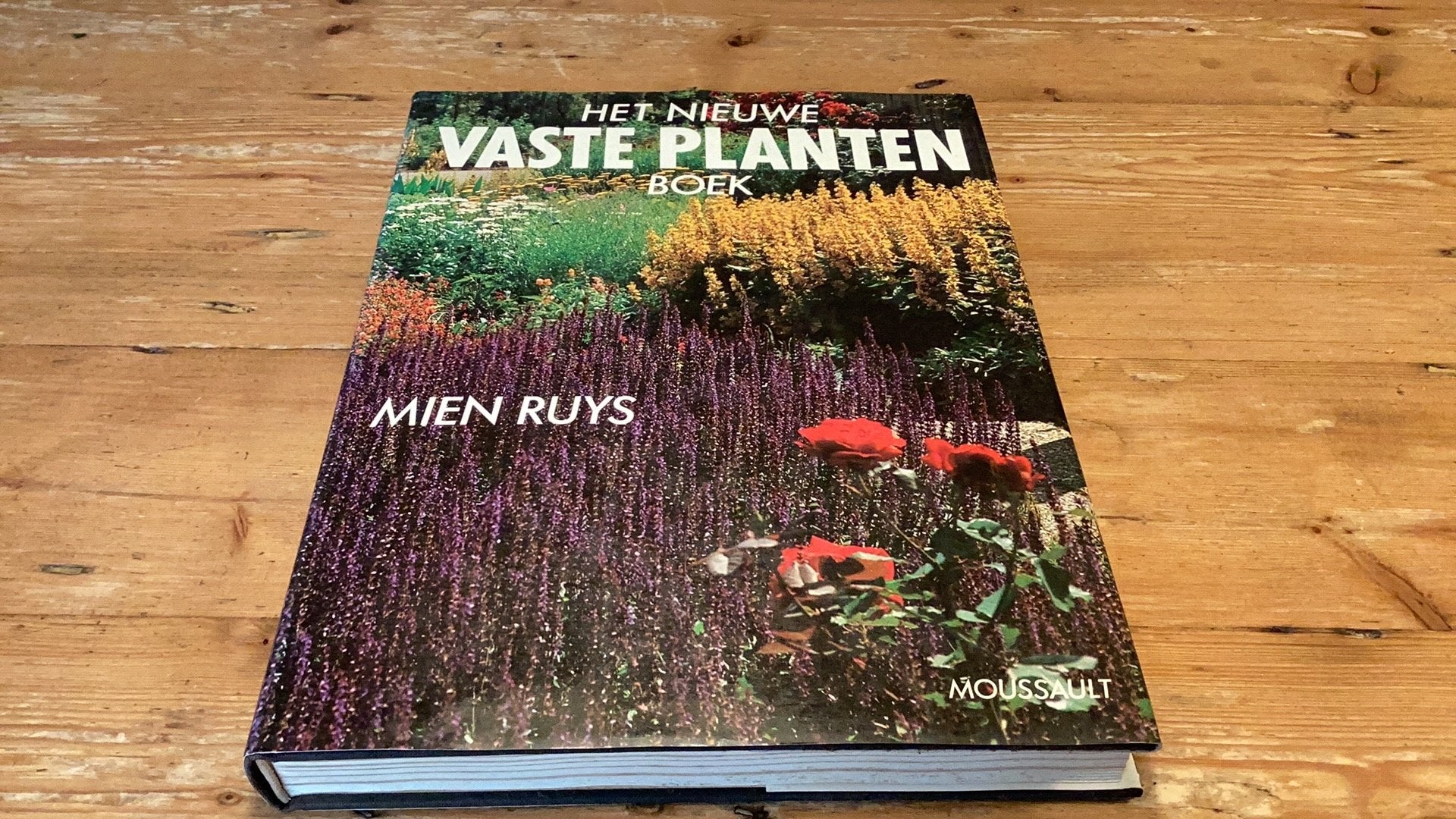 HET NIEUWE VASTE PLANTEN BOEK - Mien Ruys (gebonden boek)., Boeken, Ophalen of Verzenden, Gelezen